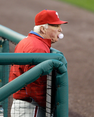 Philadelphia Phillies manager Larry Bowa yells at umpires Terry