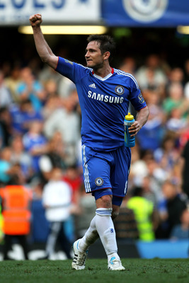 LONDON, ENGLAND - APRIL 30:  Frank Lampard of Chelsea celebrates following his team's 2-1 victory during the Barclays Premier League match between Chelsea and Tottenham Hotspur at Stamford Bridge on April 30, 2011 in London, England.  (Photo by Clive Rose