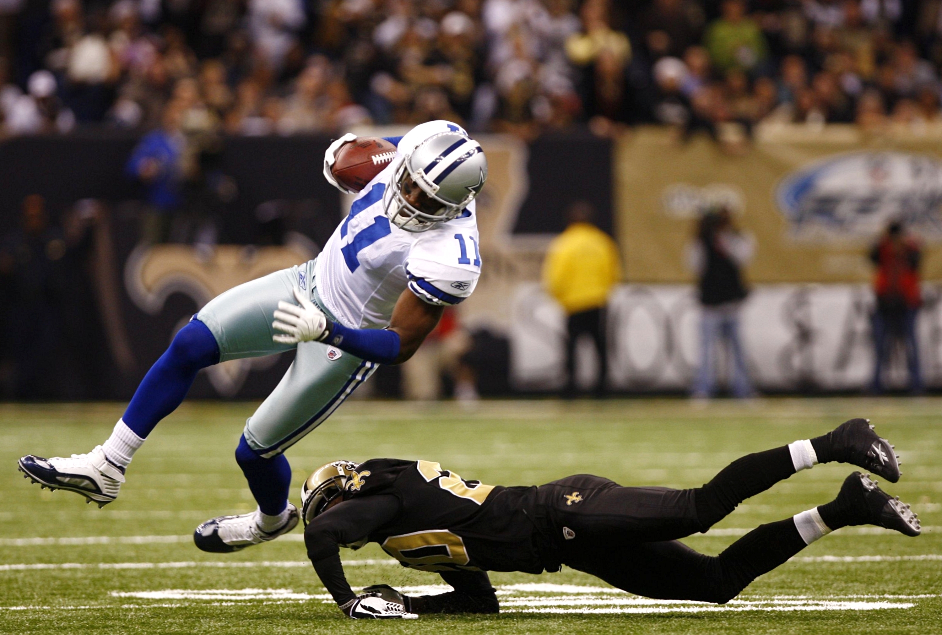 Dallas Cowboys wide receiver Roy E. Williams (11) makes the