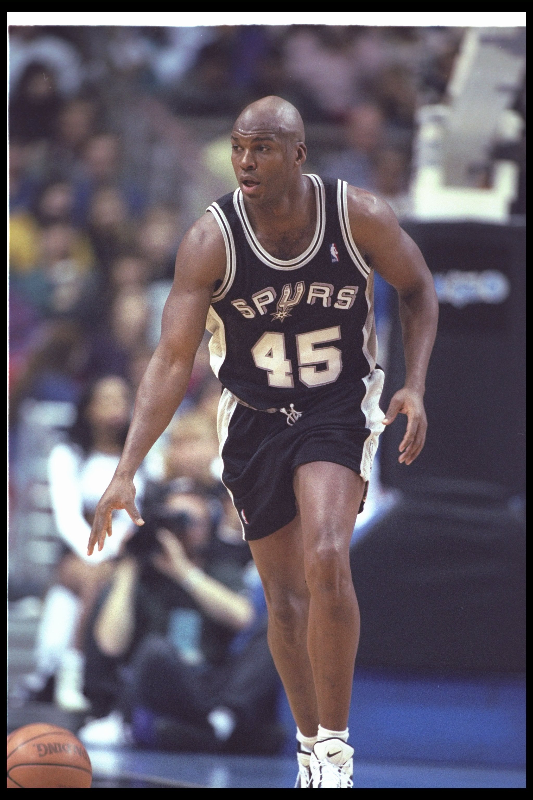 4 Feb 1996:  Forward Chuck Person of the San Antonio Spurs moves the ball down the court during a game against the Orlando Magic at the Orlando Arena in Orlando, Florida.  The Magic won the game, 122-109. Mandatory Credit: Allsport  /Allsport