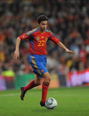 MADRID, SPAIN - FEBRUARY 09:  Jesus Navas of Spain in action during the International friendly match between Spain and Colombia at Estadio Santiago Bernabeu on February 9, 2011 in Madrid, Spain.  (Photo by Denis Doyle/Getty Images)