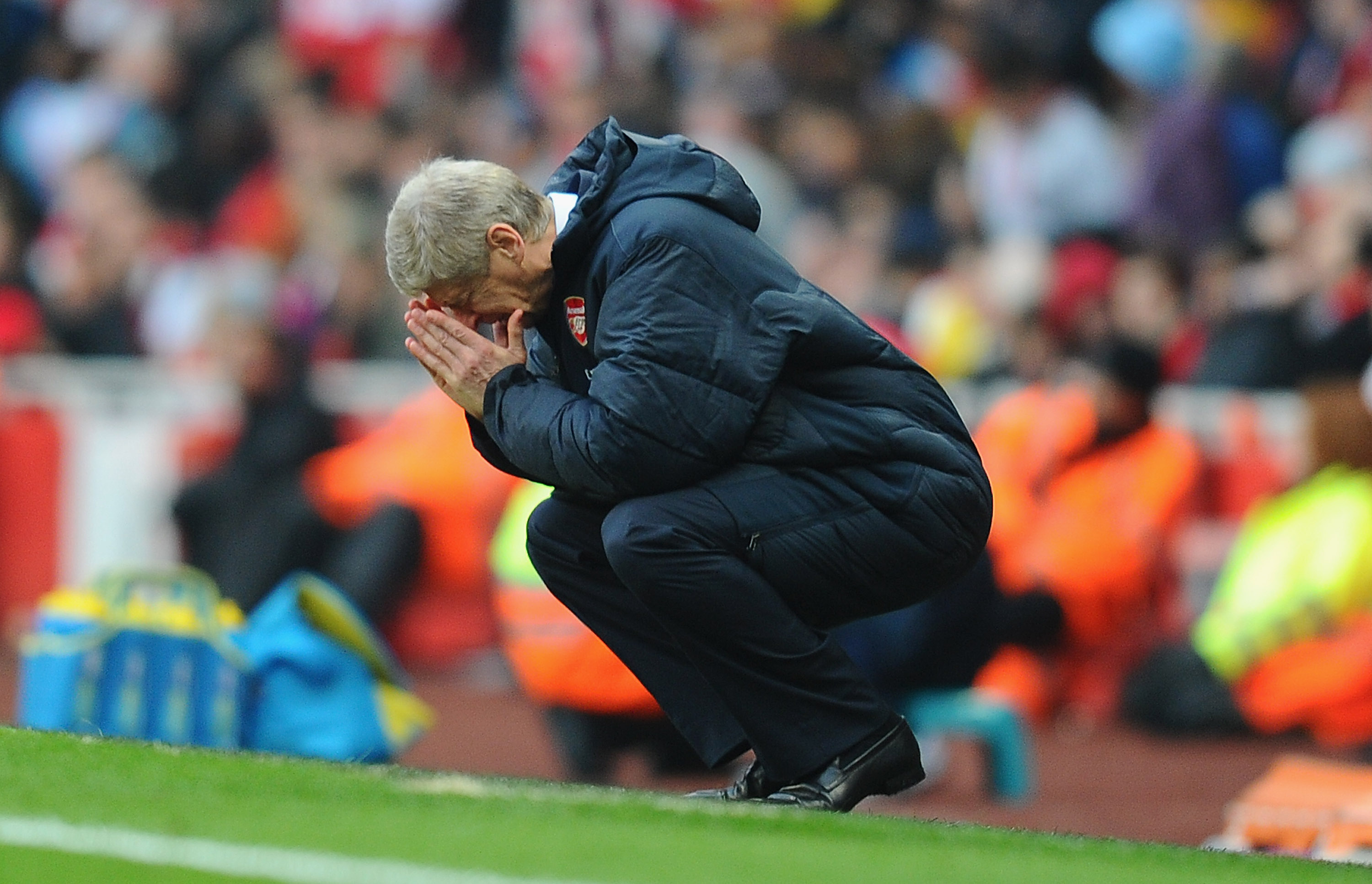 LONDON, ENGLAND - NOVEMBER 20:  Arsenal manager Arsene Wenger reacts to Tottenham's winning goal during the Barclays Premier League match between Arsenal and Tottenham Hotspur at the Emirates Stadium on November 20, 2010 in London, England.  (Photo by Mik