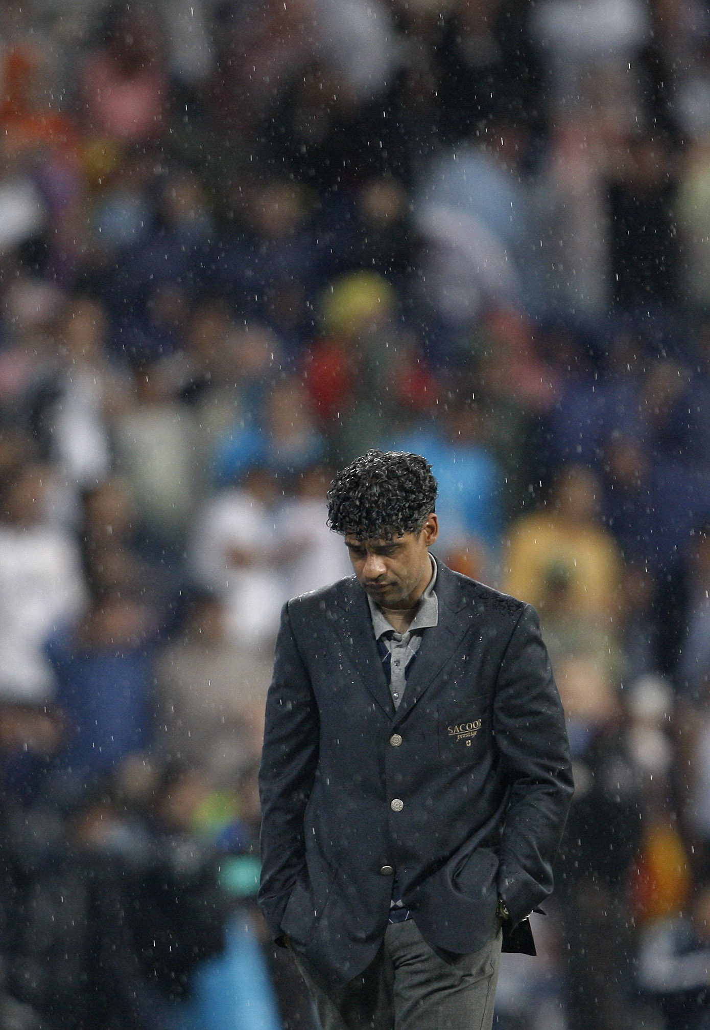 MADRID, SPAIN - MAY 07:  Coach Frank Rijkaard of Barcelona looks dejected during the La Liga match between Real Madrid and Barcelona at the Santiago Bernabeu Stadium on May 7, 2008 in Madrid, Spain. Barcelona lost the match 4-1.  (Photo by Jasper Juinen/G