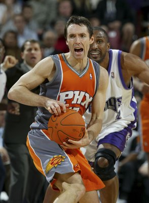SACRAMENTO, CA - DECEMBER 16:  Steve Nash #13 of the Phoenix Suns calls a time out against the Sacramento Kings during an NBA game at Arco Arena December 16, 2006 in Sacramento, California.  NOTE TO USER: User expressly acknowledges and agrees that, by do