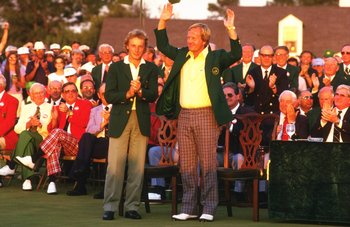 1986:  Jack Nicklaus of the USA receives the green jacket from Bernhard Langer of Germany after the US Masters at the Augusta National Golf Club in Georgia, USA.  \ Mandatory Credit: David  Cannon/Allsport