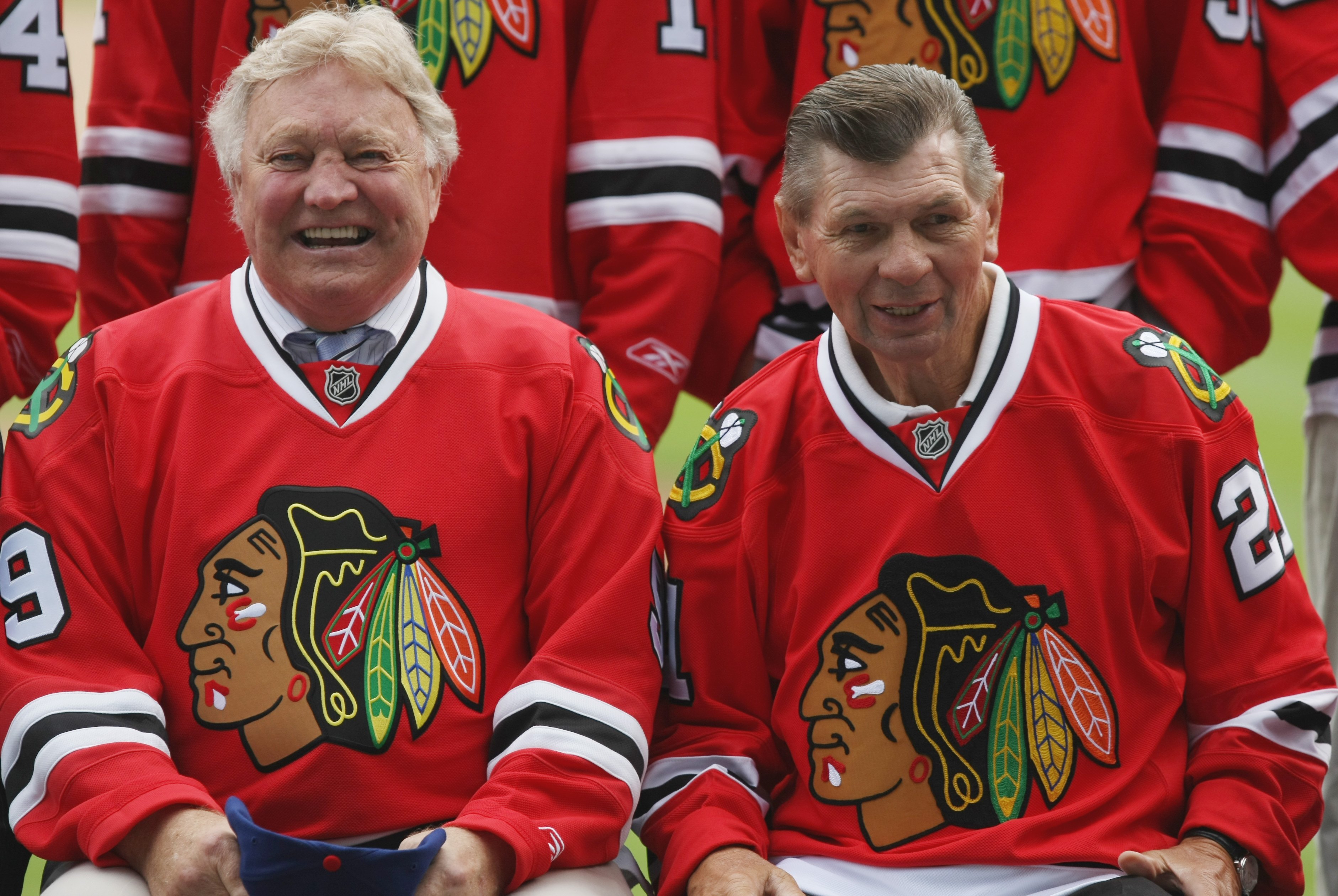 CHICAGO - JULY 22: Former Chicago Blackhawk players Bobby Hull and Stan Mikita look on during the NHL Winter Classic 2009 press conference on July  22, 2008 at Wrigley Field in Chicago, Illinois. (Photo by Jonathan Daniel/Getty Images for the NHL)
