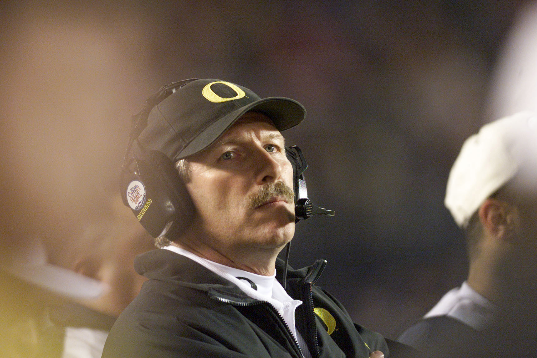 29 Dec 2000: Oregon Ducks head coach Mike Bellotti watches his team against the Texas Longhorns late in the fourth quarter of the Culligan Holiday Bowl at Qualcomm Stadium in San Diego, California. The Ducks won 35-30. DIGITAL IMAGE Mandatory Credit: Step