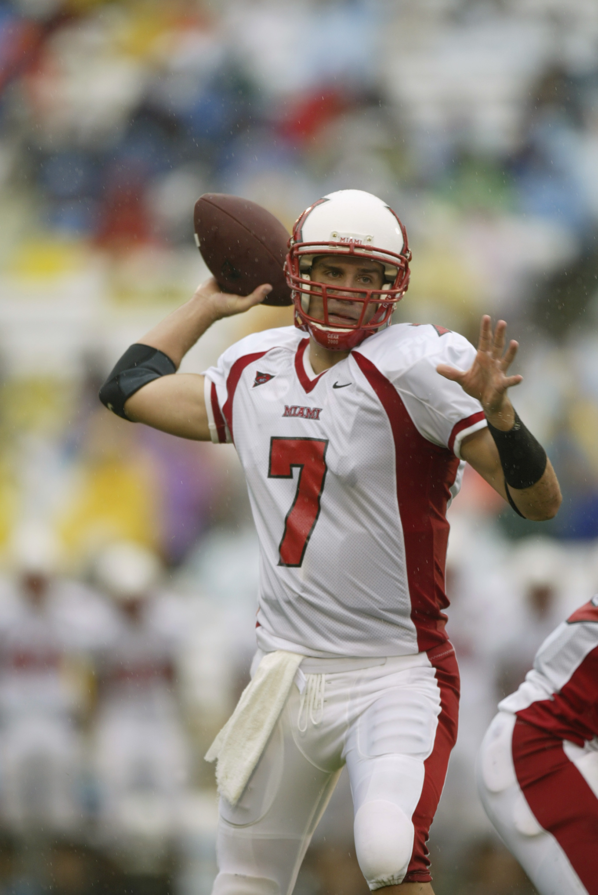 CHAPEL HILL, NC - AUGUST 31: Quarterback Ben Roethlisberger #7 of the Miami of Ohio Redhawks passes the ball during the NCAA football game against the UNC Tar Heels at Kenan Stadium in Chapel Hill, North Carolina on August 31, 2002. The Miami of Ohio R