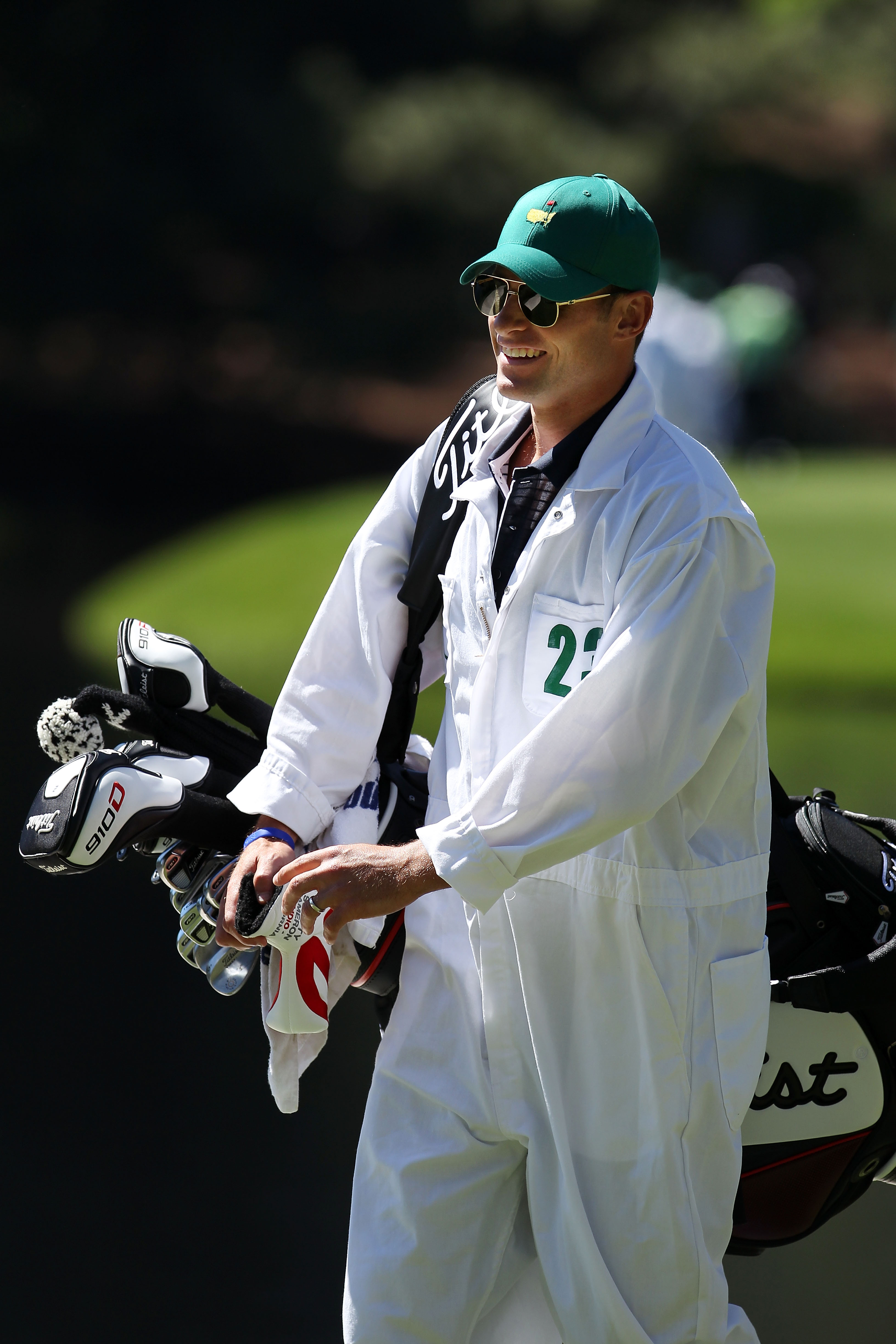 AUGUSTA, GA - APRIL 06: Andy Roddick caddies for Zach Johnson during the Par 3 Contest prior to the 2011 Masters Tournament at Augusta National Golf Club on April 6, 2011 in Augusta, Georgia. (Photo by Andrew Redington/Getty Images)