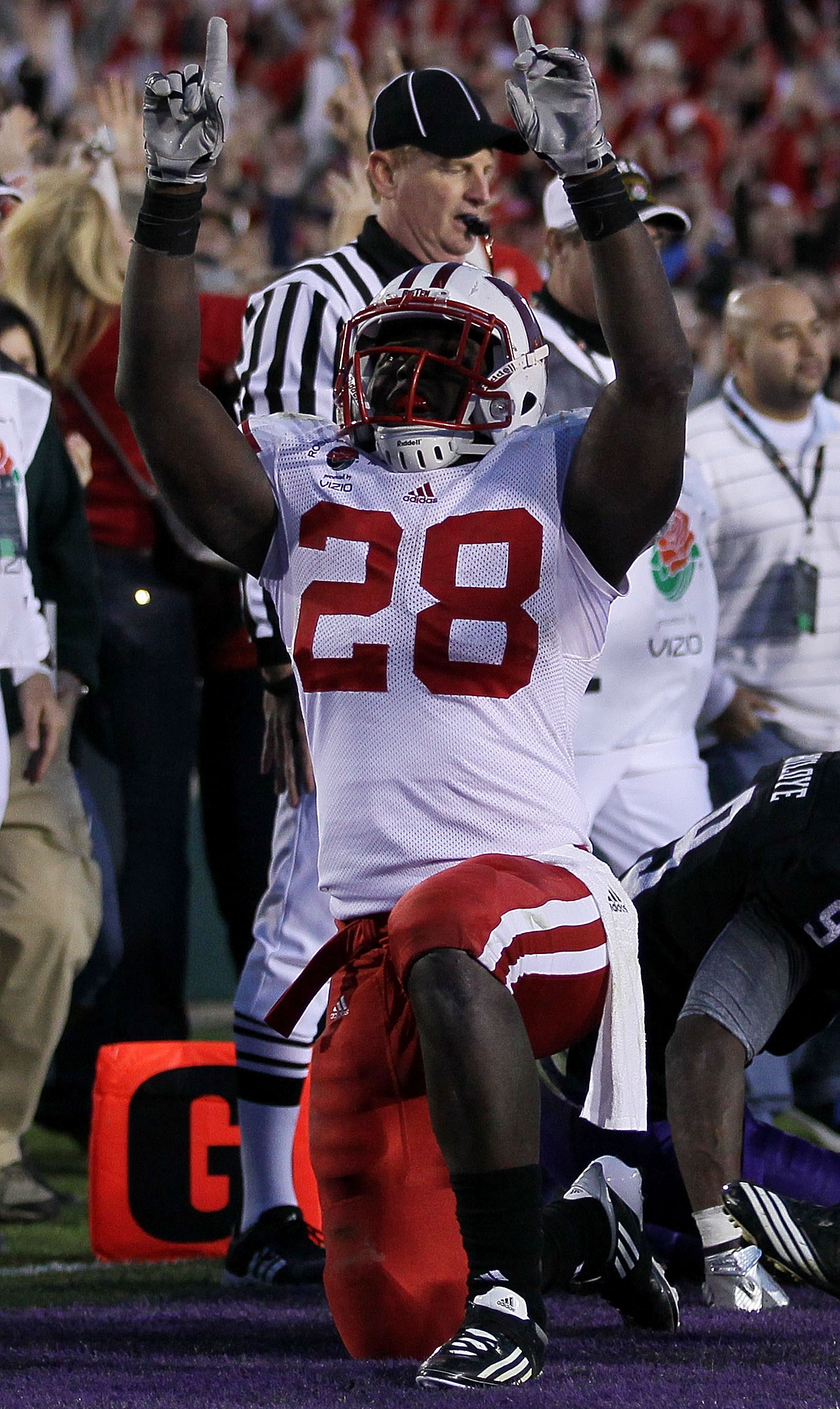 PASADENA, CA - JANUARY 01:  Running back Montee Ball #28 of the Wisconsin Badgers celebrates a touchdown against the TCU Horned Frogs during the 97th Rose Bowl game on January 1, 2011 in Pasadena, California.  (Photo by Stephen Dunn/Getty Images)