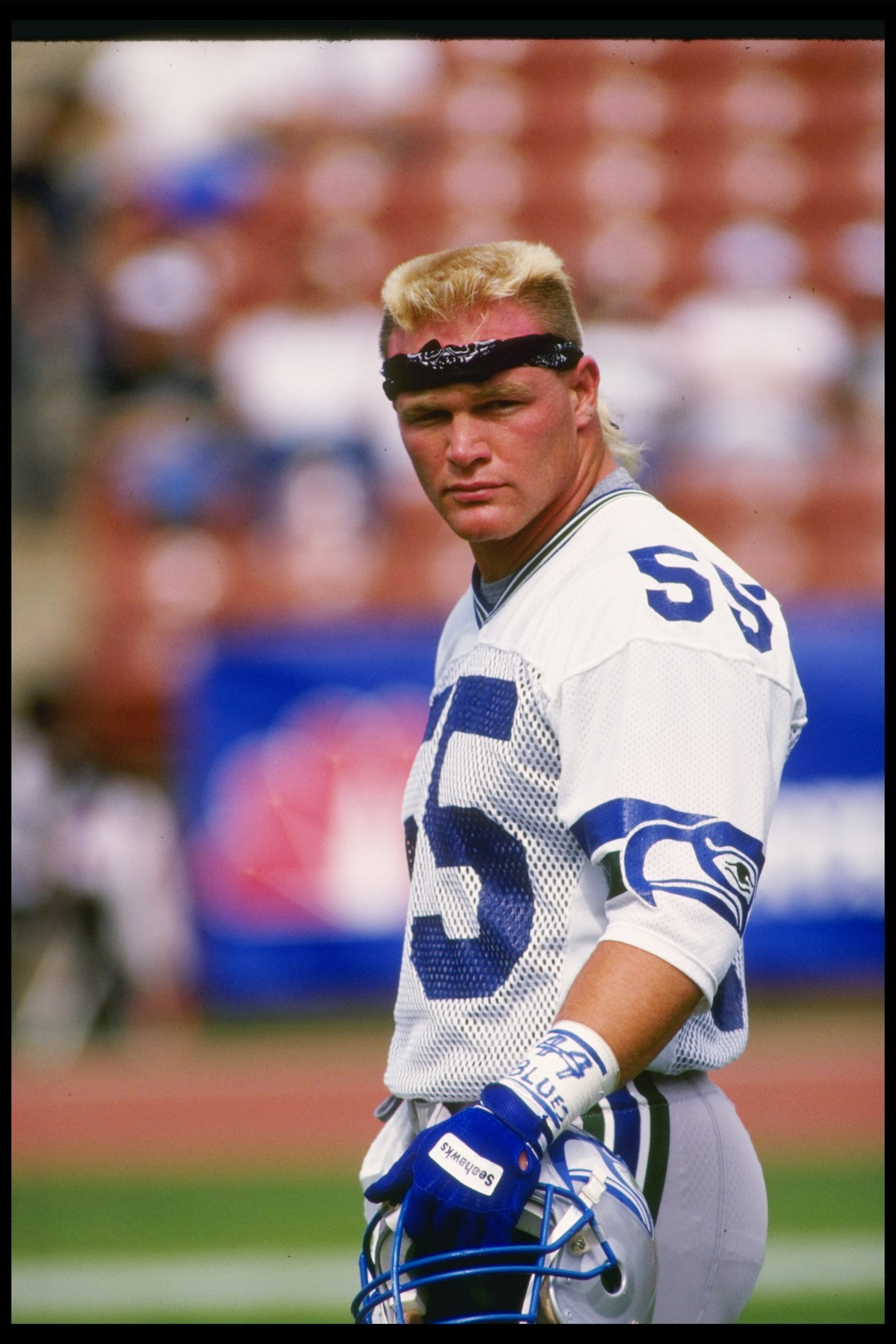 Former Seahawk Brian Bosworth to raise 12 Flag vs. 49ers in Week 17