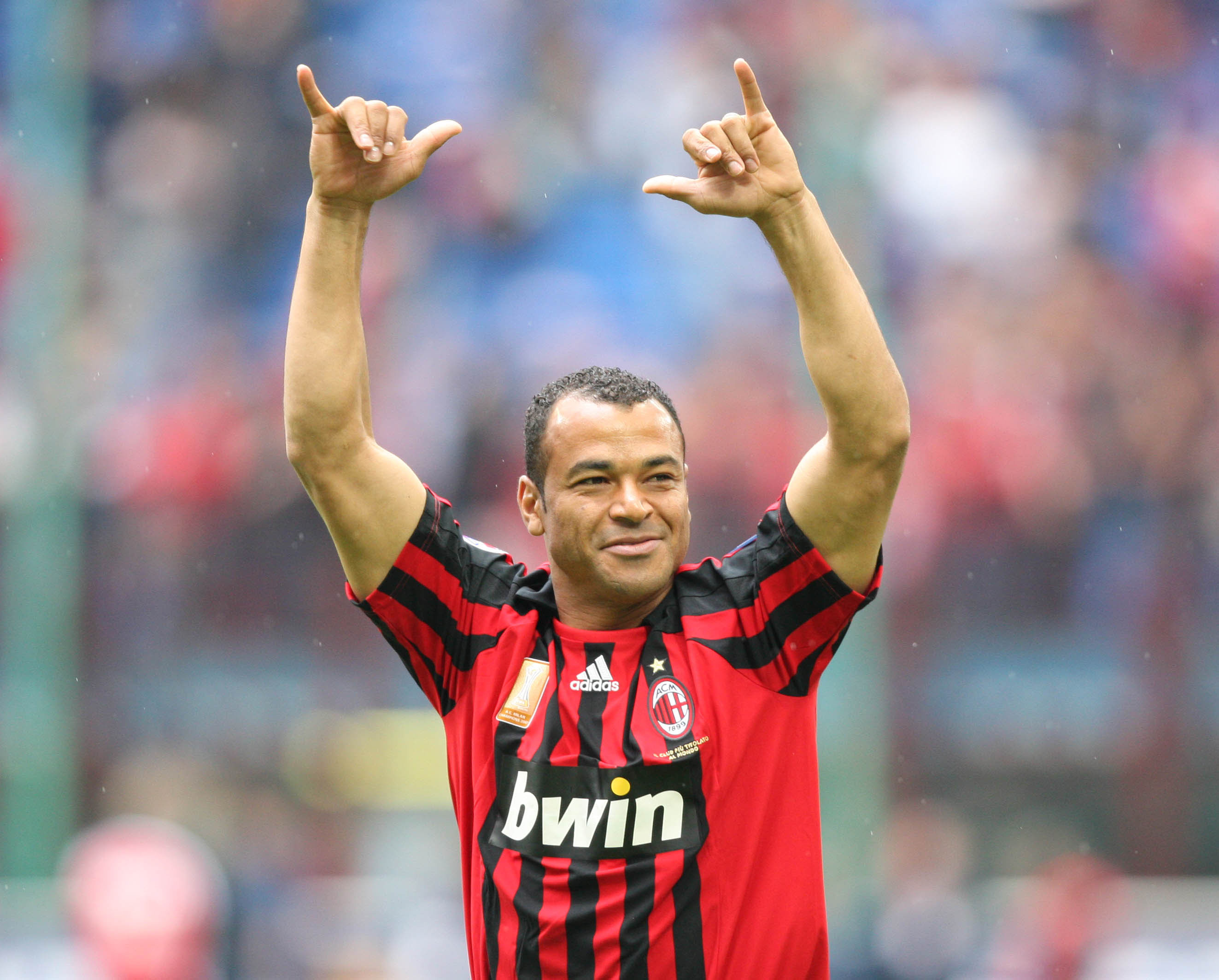 MILAN, ITALY - MAY 18:  Cafu of AC Milan celebrates a goal during the Serie A match between Milan and Udinese at the Stadio Meazza San Siro on May 18, 2008 in Milan, Italy. (Photo by New Press/Getty Images)