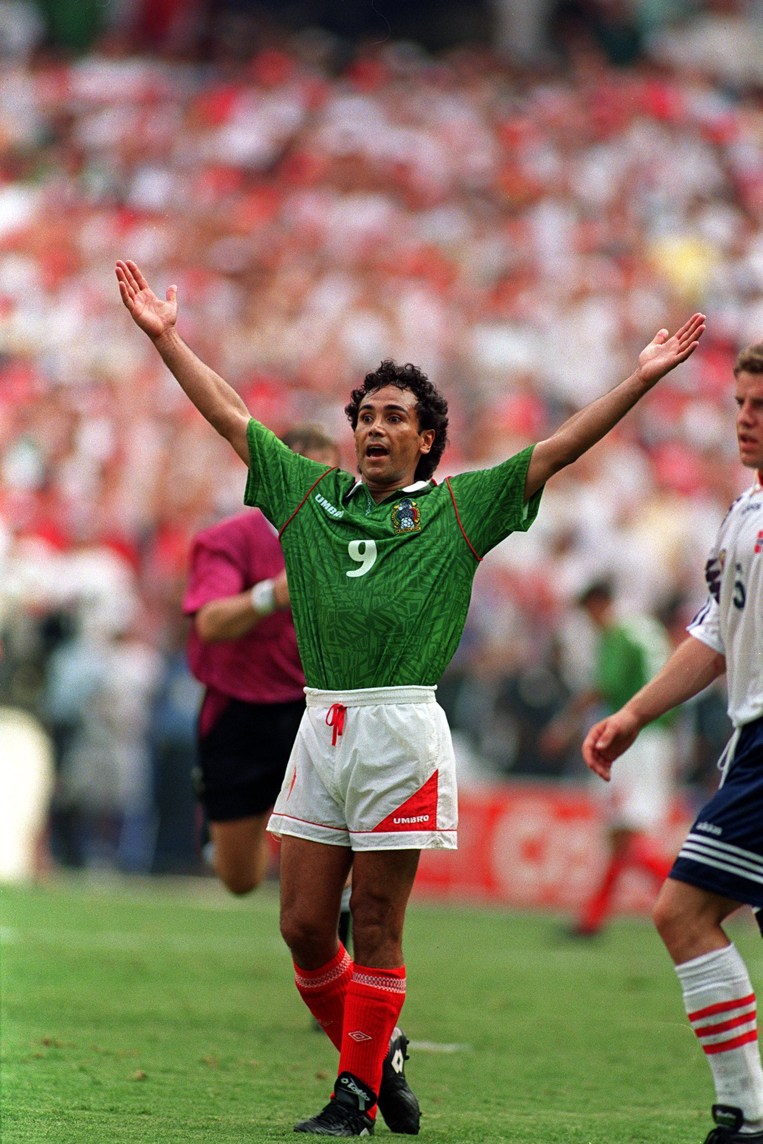 19 JUN 1994:  AN ANIMATED HUGO SANCHEZ OF MEXICO DURING NORWAY'S 1-0 VICTORY OVER MEXICO IN THE 1994 WORLD CUP GAME AT RFK STADIUM IN WASHINGTON D.C. Mandatory Credit: Simon Bruty/ALLSPORT