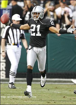 : Nnamdi Asomugha Oakland Raiders 8 x 10 Foto de acción Deportes  (G) : Deportes y Actividades al Aire Libre