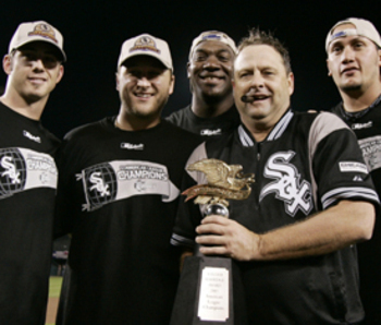 CHICAGO WHITE SOX 9" 2005 WORLD SERIES CHAMPIONSHIP TROPHY