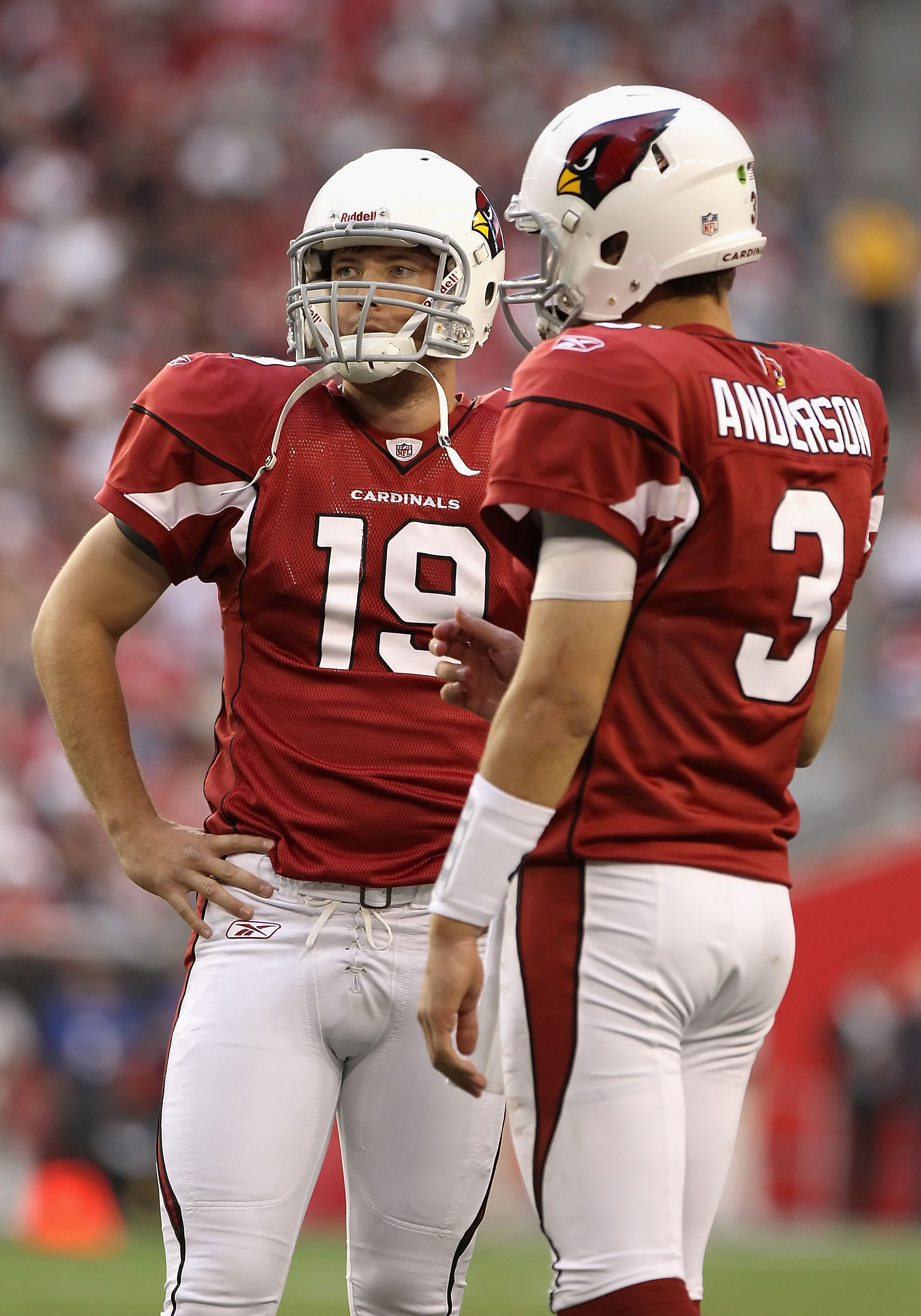 Arizona Cardinals quaterback Kurt Warner smiles on ths sidelines. The New  York Giants hosted the Arizona Cardinals in week 1 at Giants Stadium in  East Rutherford New Jersey on September 11, 2005. (