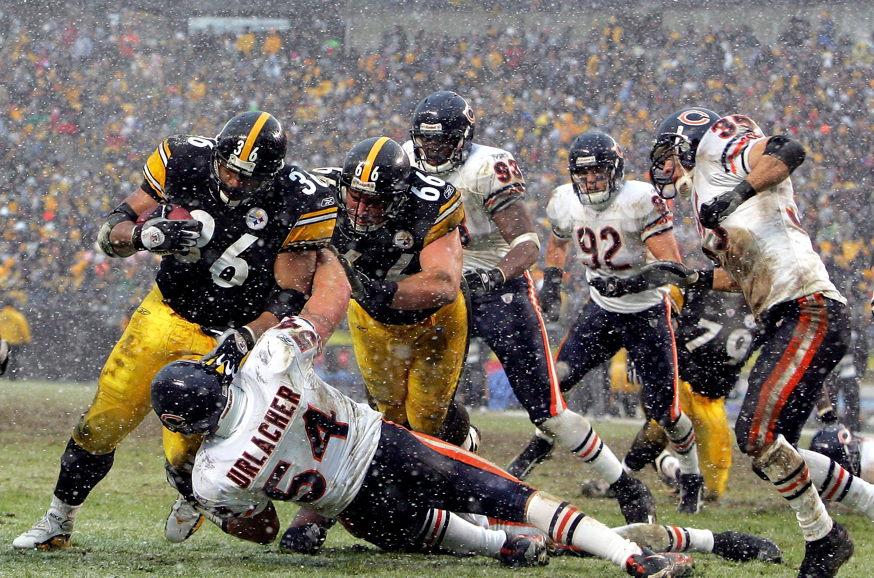 Pittsburgh Steelers Hines Jerome Bettis runs for a first down against the  Philadelphia Eagles in the first quarter on November 7, 2004 at Heinz Field  in Pittsburgh, Pennsylvania. On the play for