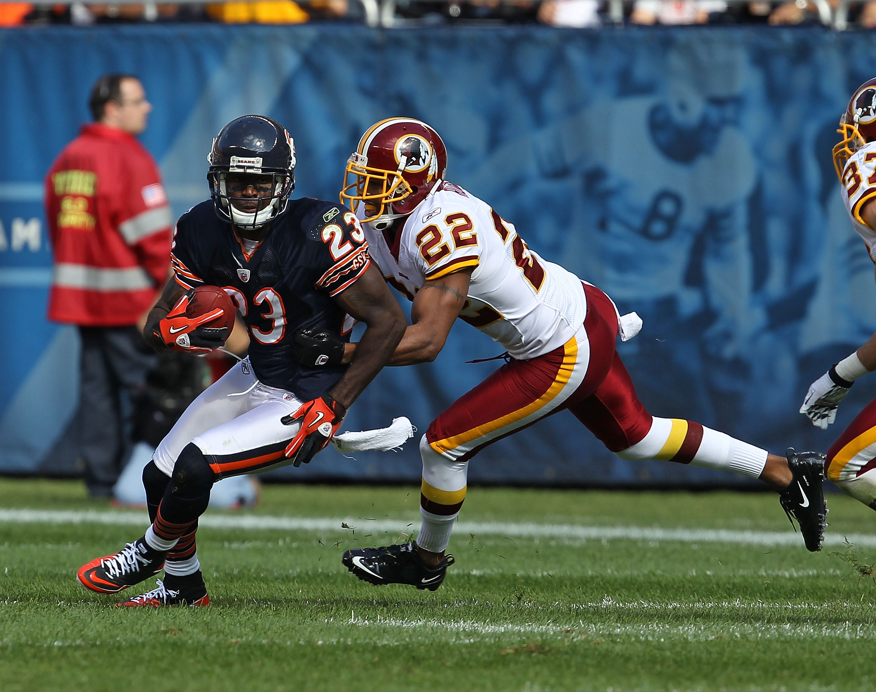 Nick Eason of the Pittsburgh Steelers waits between plays against the  News Photo - Getty Images