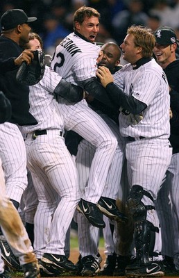 Sports Collectibles Bobby Jenks Signed Chicago White Sox 2005 World Series  8x10 Photo Photographs