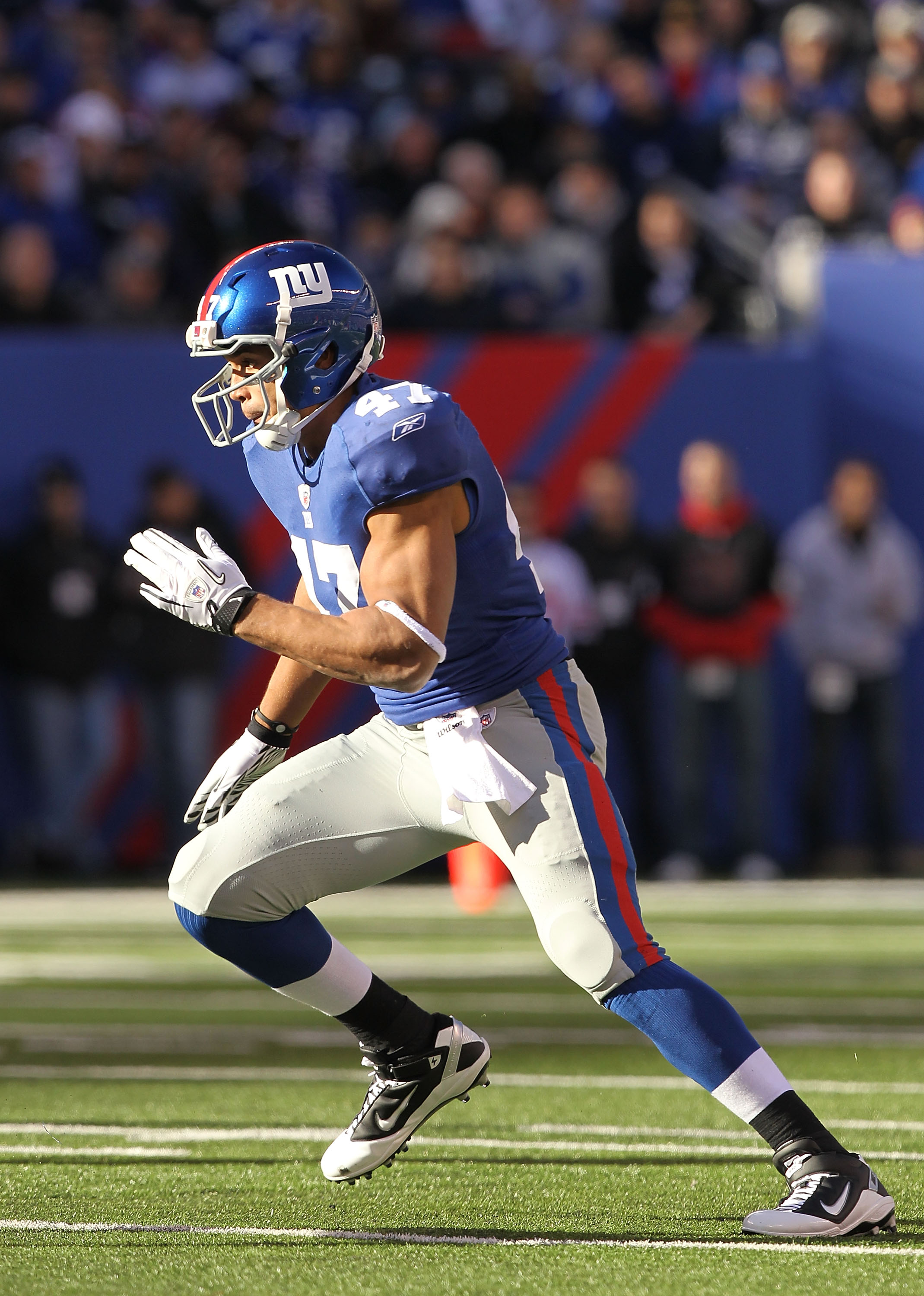 New York Giants wide receiver Mario Manningham scores a touchdown against  the Philadelphia Eagles during NFL action at The New Meadowlands Stadium in  East Rutherford, New Jersey, on Sunday, December 19, 2010. (