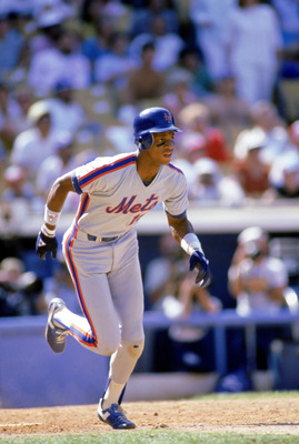1989: Darryl Strawberry of the New York Mets runs to first base during a game in the 1989 season. ( Photo by: Stephen Dunn/Getty Images