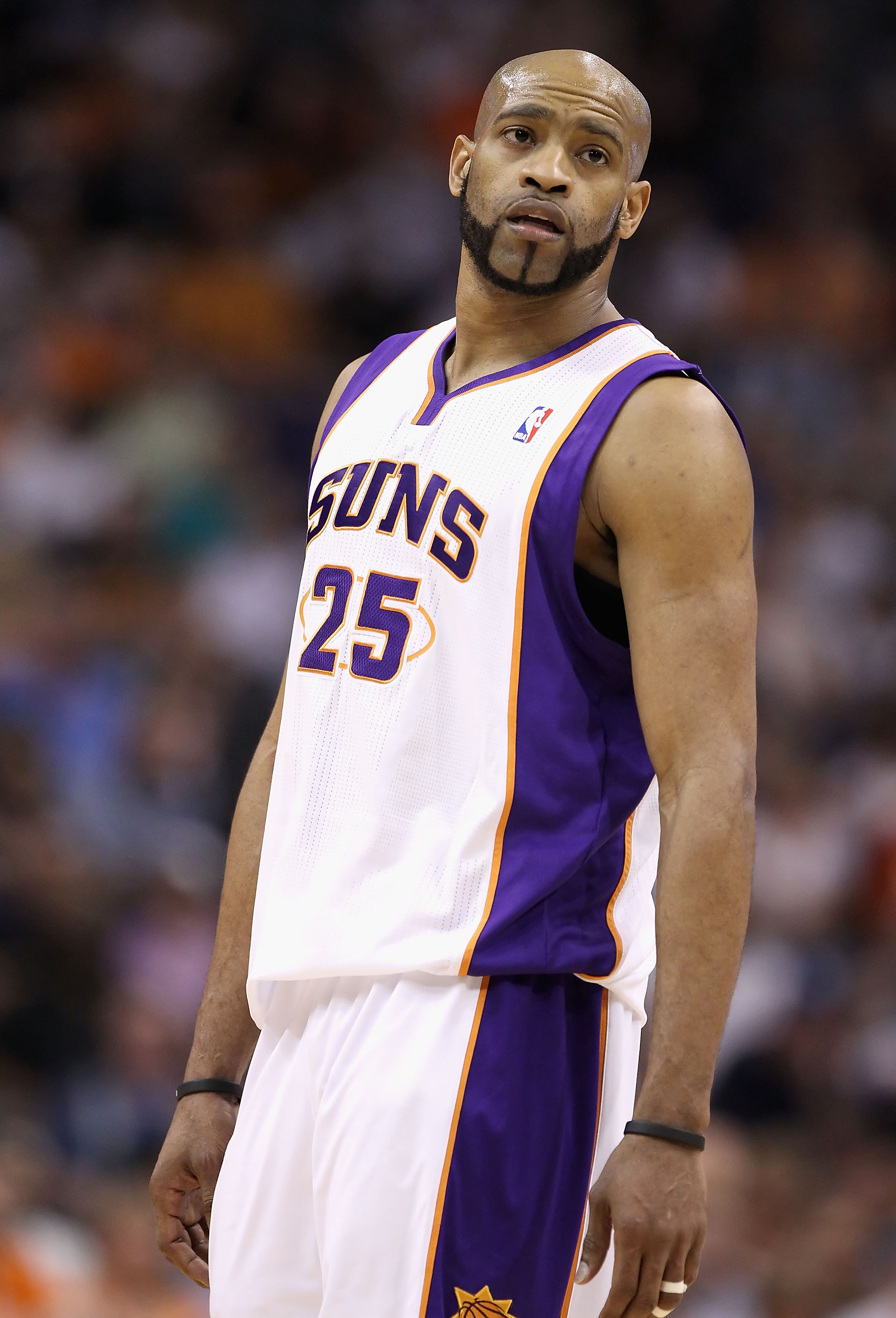 PHOENIX, AZ - MARCH 30:  Vince Carter #25 of the Phoenix Suns reacts during the NBA game against the Oklahoma City Thunder at US Airways Center on March 30, 2011 in Phoenix, Arizona.  The Thunder defeated the Suns 116-98. NOTE TO USER: User expressly ackn