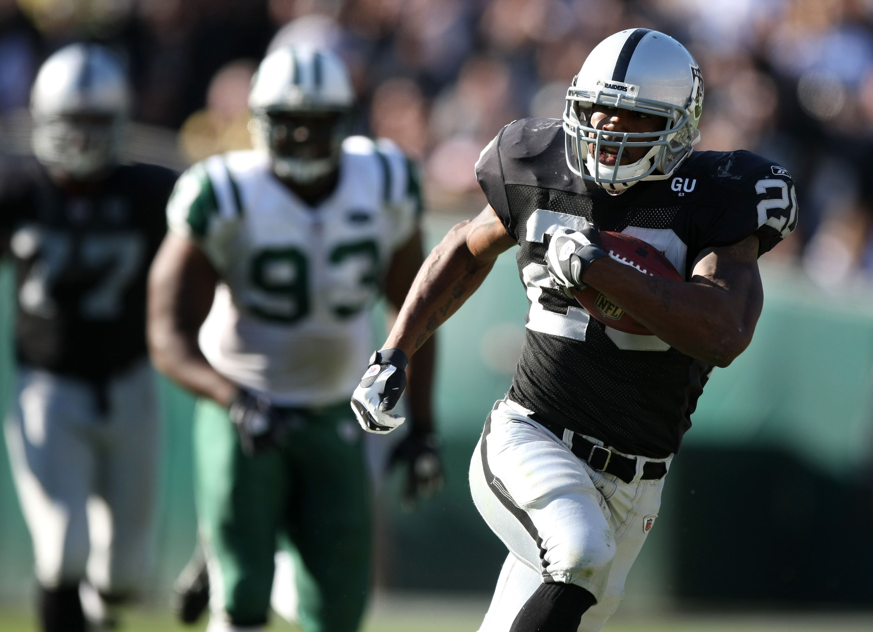 Darren McFadden Carries Raiders Past Jets 