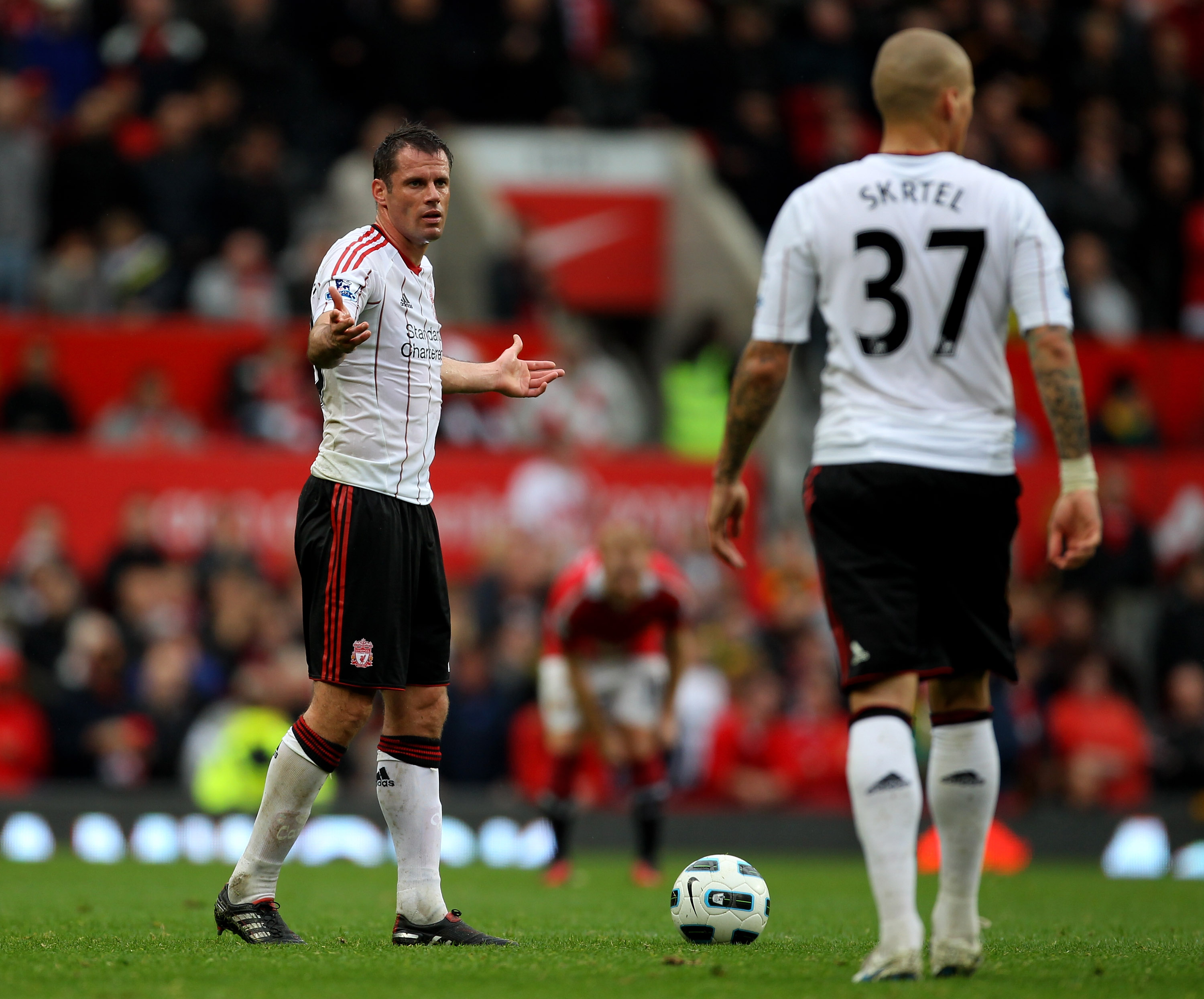 MANCHESTER, ENGLAND - SEPTEMBER 19:  Jamie Carragher of Liverpool gestures during the Barclays Premier League match between Manchester United and Liverpool at Old Trafford on September 19, 2010 in Manchester, England. (Photo by Alex Livesey/Getty Images)