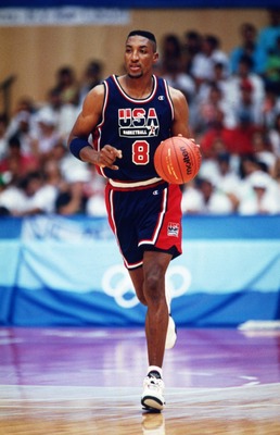 28 JUL 1992:  SCOTTIE PIPPEN OF THE UNITED STATES DRIBBLES DOWN COURT DURING A BASKETBALL MATCH AT THE 1992 BARCELONA OLYMPICS IN BARCELONA, SPAIN. Mandatory Credit: Mike Powell/ALLSPORT