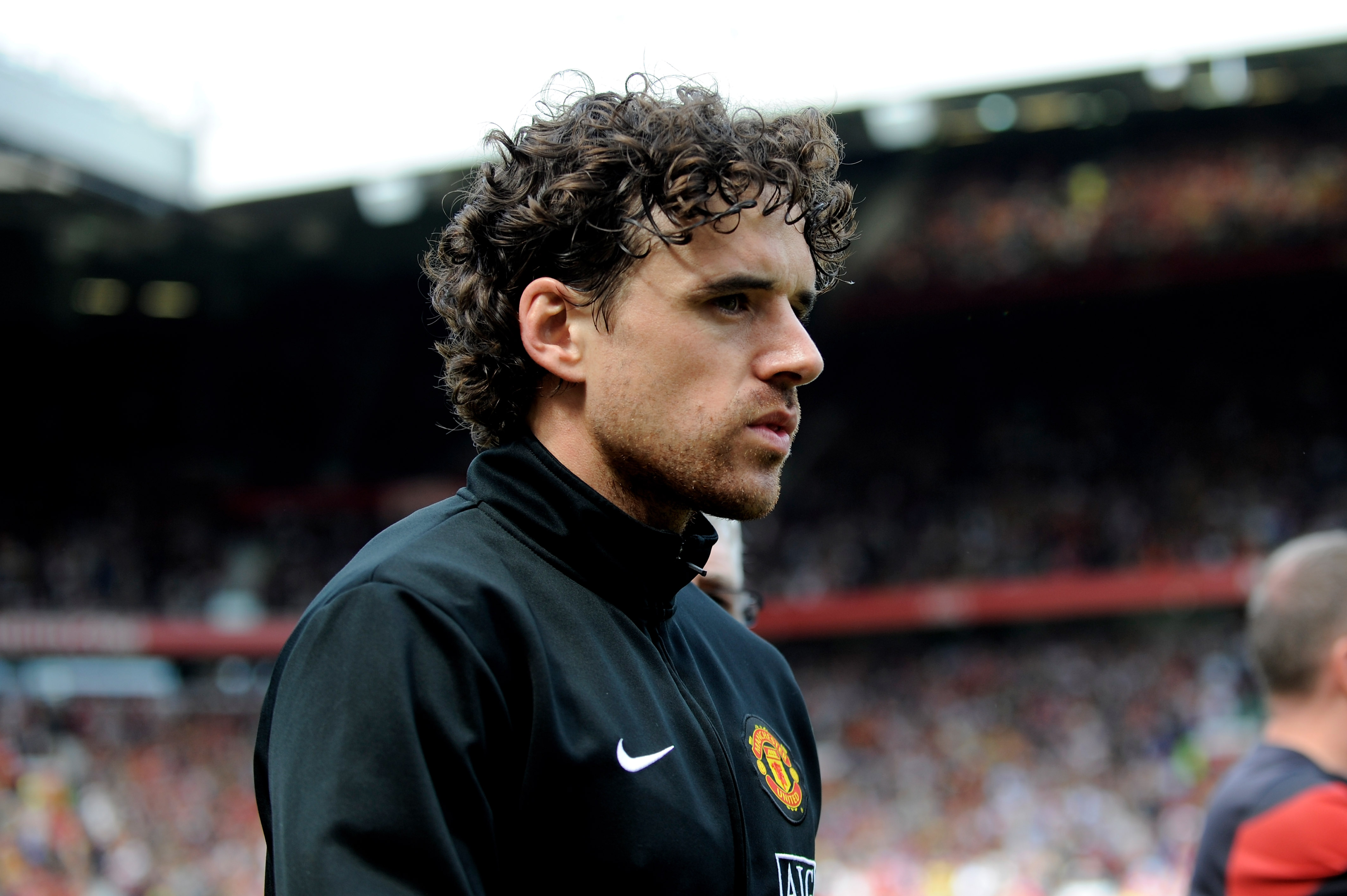 MANCHESTER, ENGLAND - APRIL 24:   Owen Hargreaves  of Manchester United heads for the bench prior to the Barclays Premier League match between Manchester United and Tottenham Hotspur at Old Trafford on April 24, 2010 in Manchester, England.  (Photo by Mic
