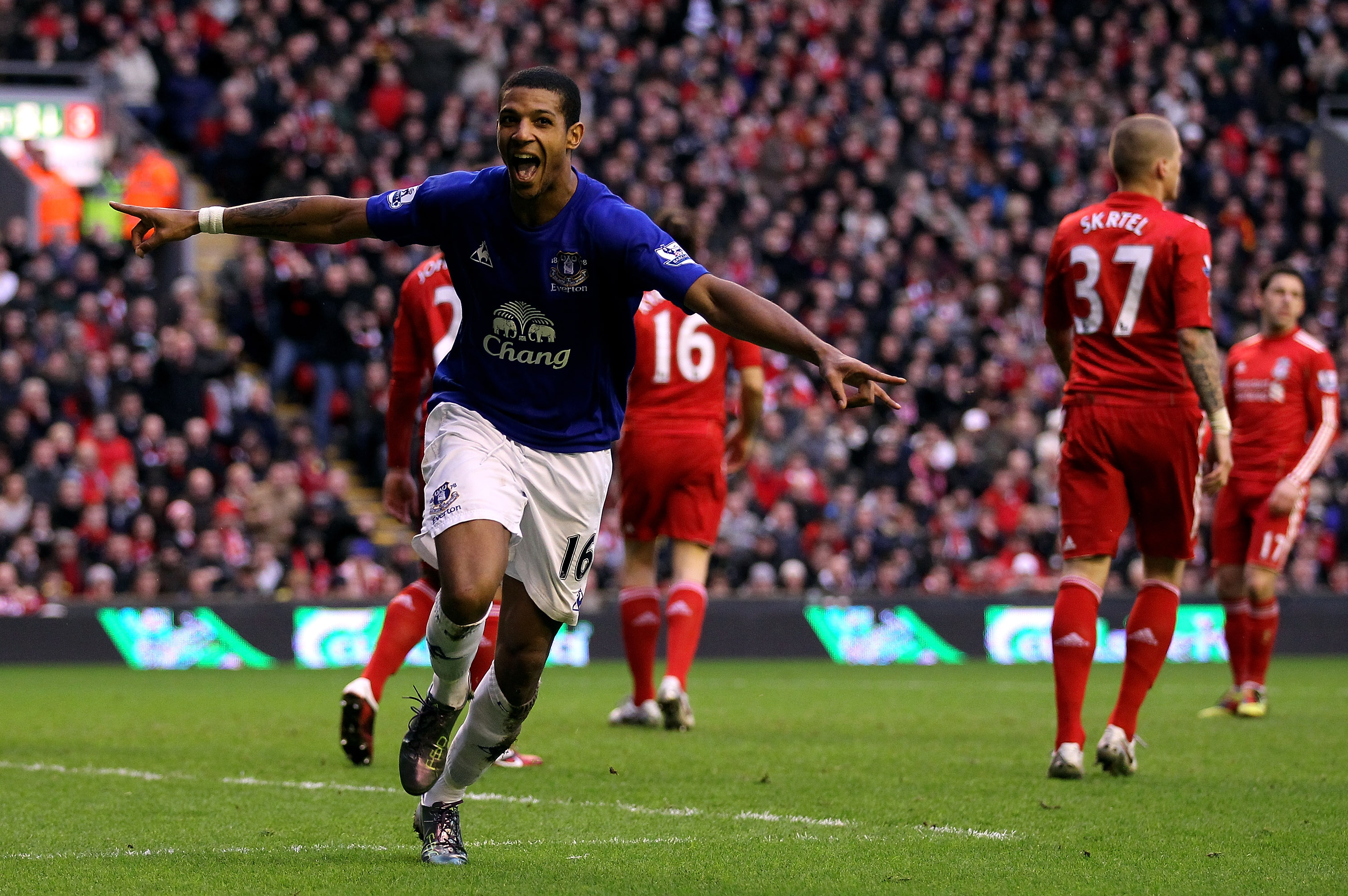 LIVERPOOL, ENGLAND - JANUARY 16:  Jermaine Beckford of Everton celebrates scoring his team's second goal during the Barclays Premier League match between Liverpool and Everton at Anfield on January 16, 2011 in Liverpool, England.  (Photo by Alex Livesey/G