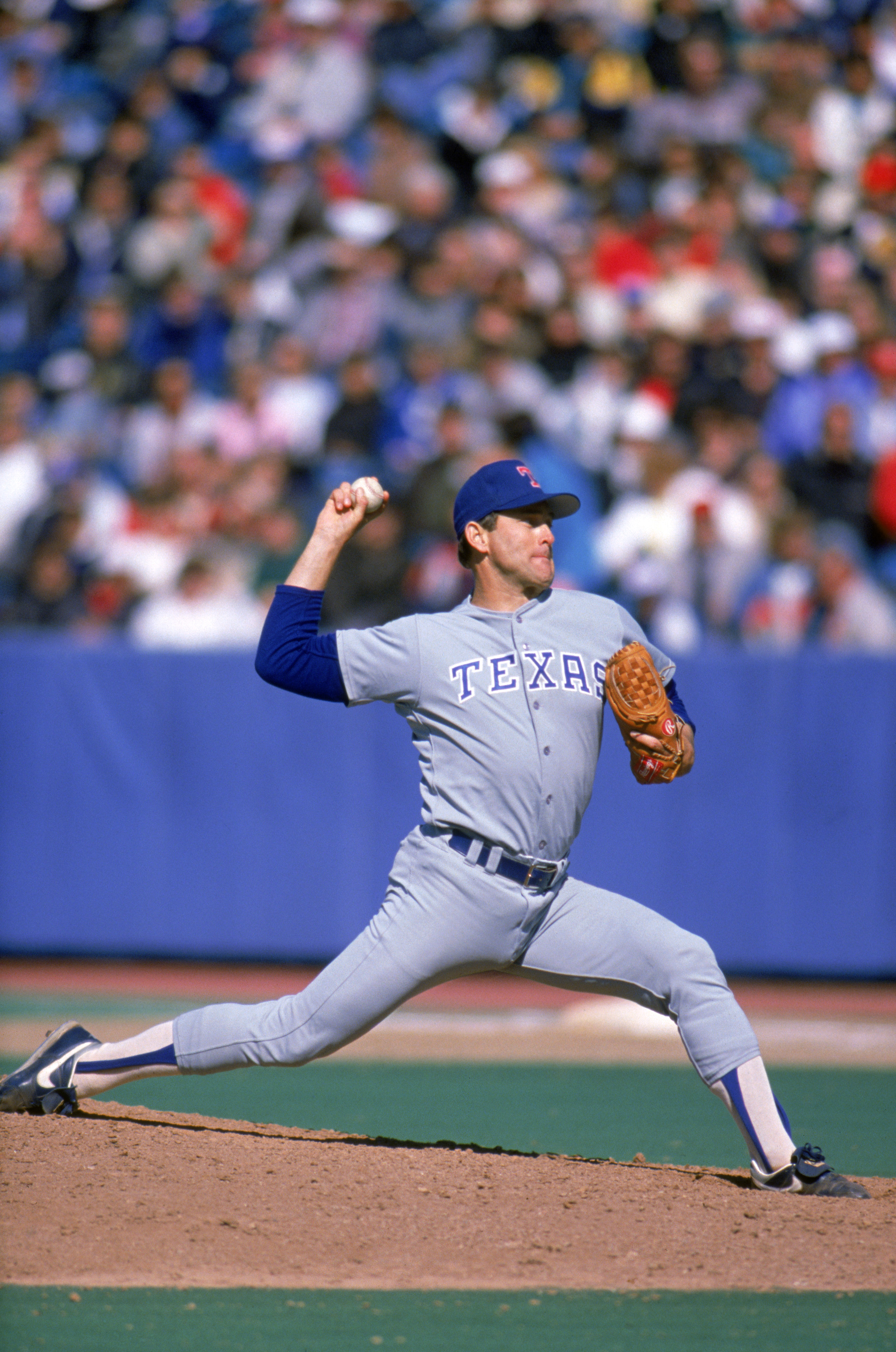 Nolan Ryan of the Texas Rangers pitches during a 1989 MLB game at The  News Photo - Getty Images