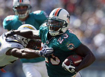 Dolphins Ronnie Brown out with knee injury