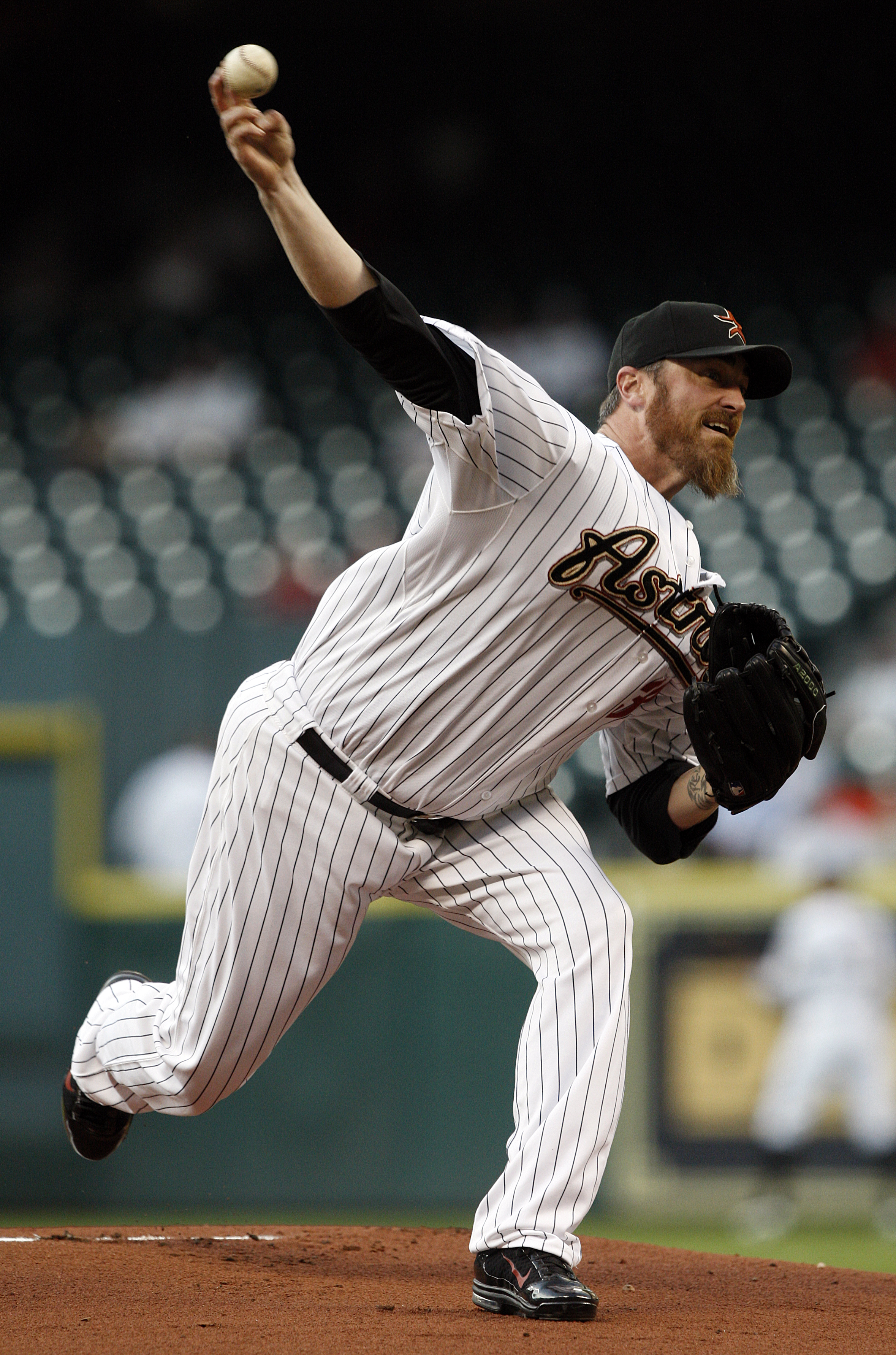 Peavy pitches in relief, leads White Sox past Nats