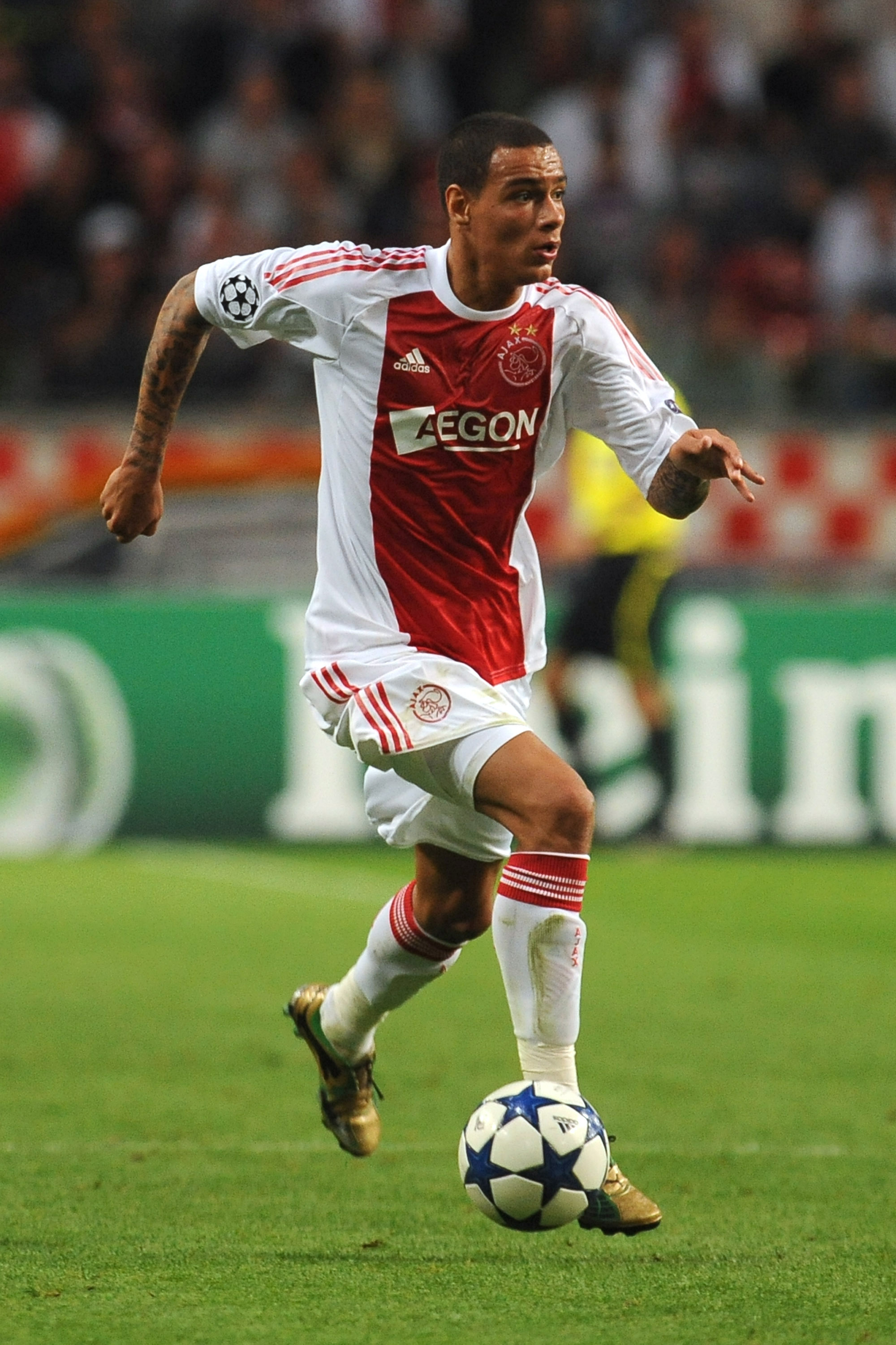 Manchester City target Gregory van der Wiel is staying at Ajax, says  Holland defender's agent