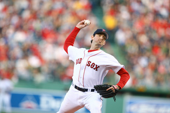 BOSTON - MAY 24:  Matt Clement #30 of the Boston Red Sox pitches against the New York Yankees on May 24, 2006 at Fenway Park in Boston, Massachusetts. The Yankees won 8-6. (Photo by Al Bello/Getty Images)
