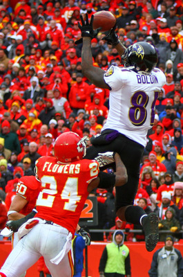 KANSAS CITY, MO - JANUARY 09:  Wide receiver Anquan Boldin #81 of the Baltimore Ravens makes a catche for a touchdown in the third quarter of the 2011 AFC wild card playoff game against the Kansas City Chiefs at Arrowhead Stadium on January 9, 2011 in Kan