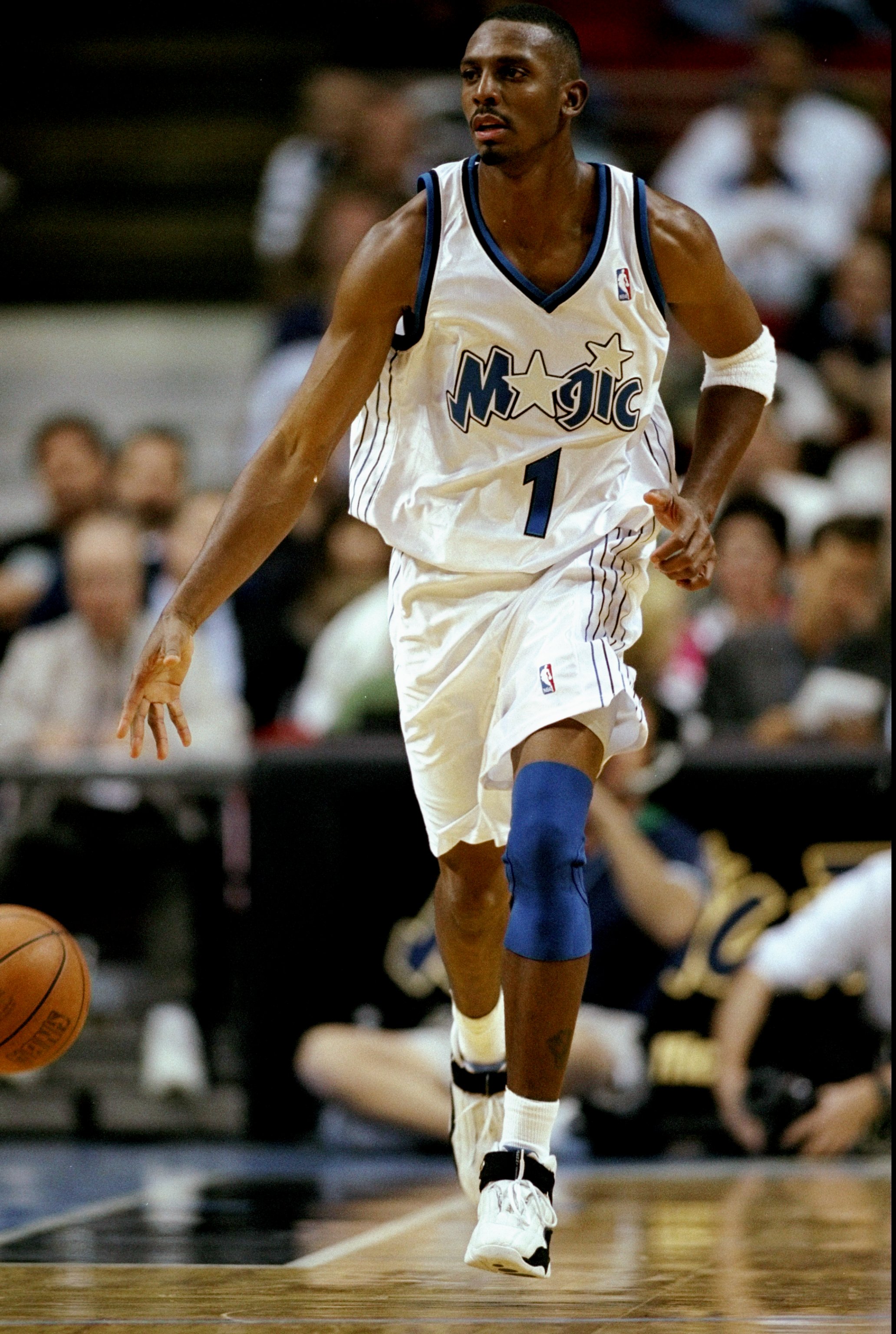 1 Mar 1999:  Anfernee Hardaway #1 of the Orlando Magic in action during the game against the Atlanta Hawks at the Orlando Arena in Orlando, Florida. The Magic defeated the Hawks 70-67.   Mandatory Credit: Andy Lyons  /Allsport