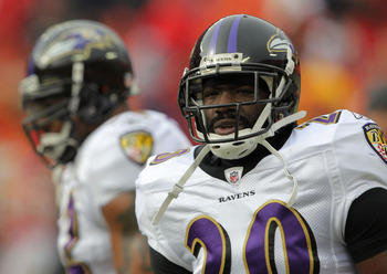 KANSAS CITY, MO - JANUARY 09:  Safety Ed Reed #20 of the Baltimore Ravens warms up prior to playing the Kansas City Chiefs in their 2011 AFC wild card playoff game at Arrowhead Stadium on January 9, 2011 in Kansas City, Missouri.  (Photo by Doug Pensinger