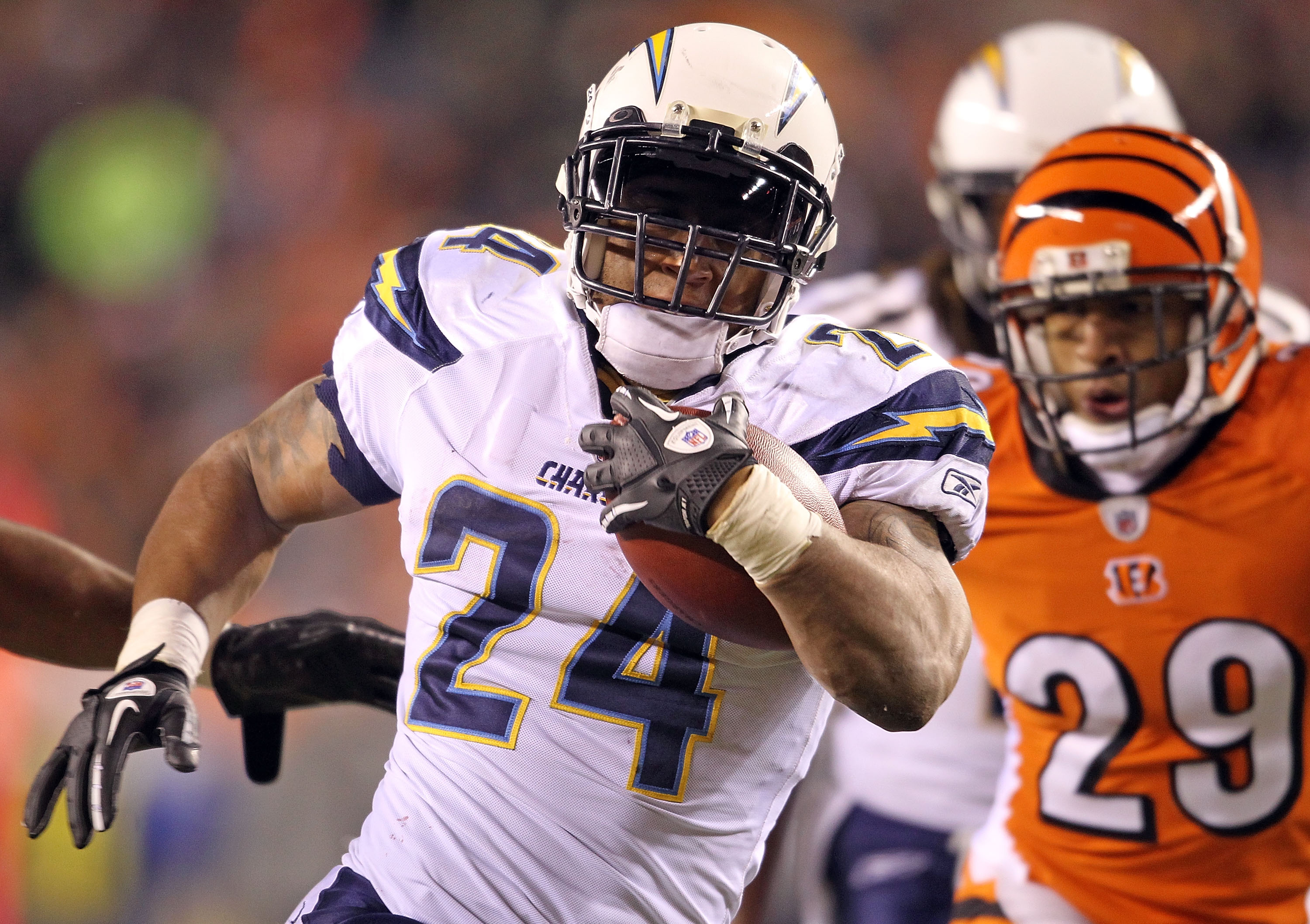 San Diego Chargers running back Ryan Mathews (24) celebrates with teammate  Danny Woodhead (39), after he scored an apparent touchdown against the  Washington Redksins in the last minute of the fourth quarter