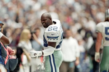 22 Oct 2000: Emmitt Smith #22 of the Dallas Cowboys celebrates making a touchdown during the game against the Arizona Cardinals at the Texas Stadium in Irving, Texas. The Cowboys defeated the Cardinals 48-7.Mandatory Credit: Ronald Martinez  /Allsport