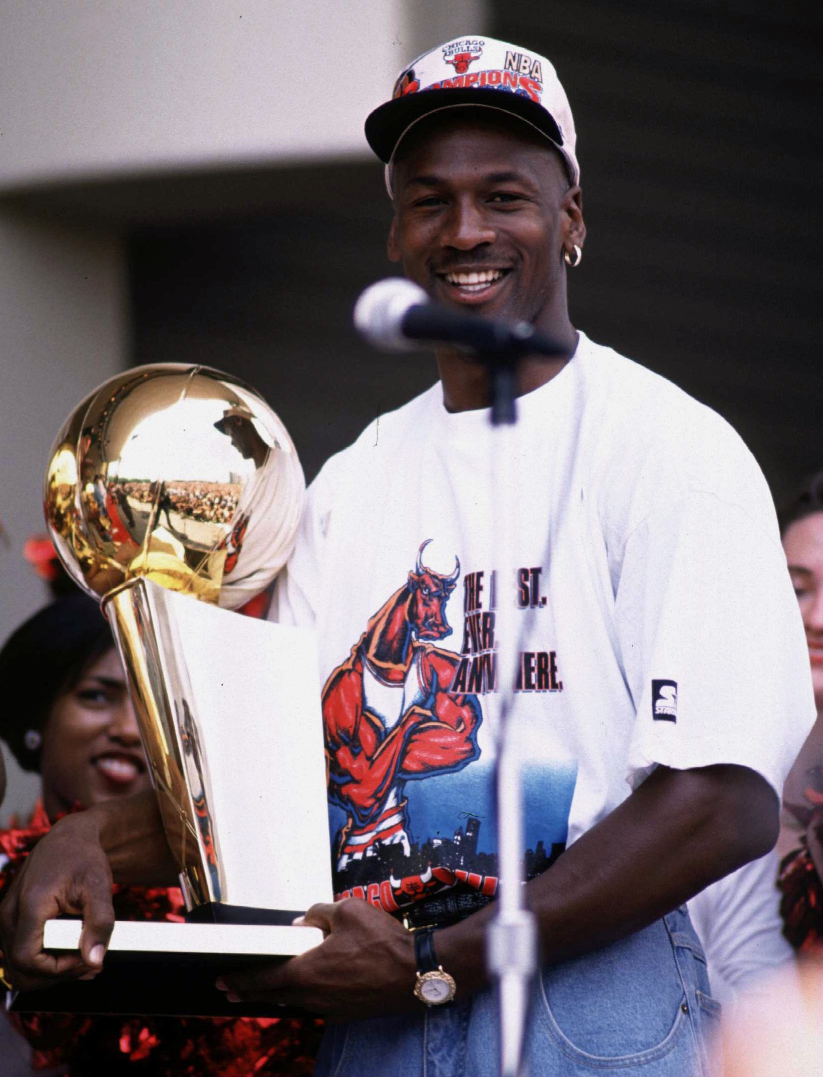 Bulls vs. Sixers - 1996 (72-10 season) Michael Jordan 48 points in