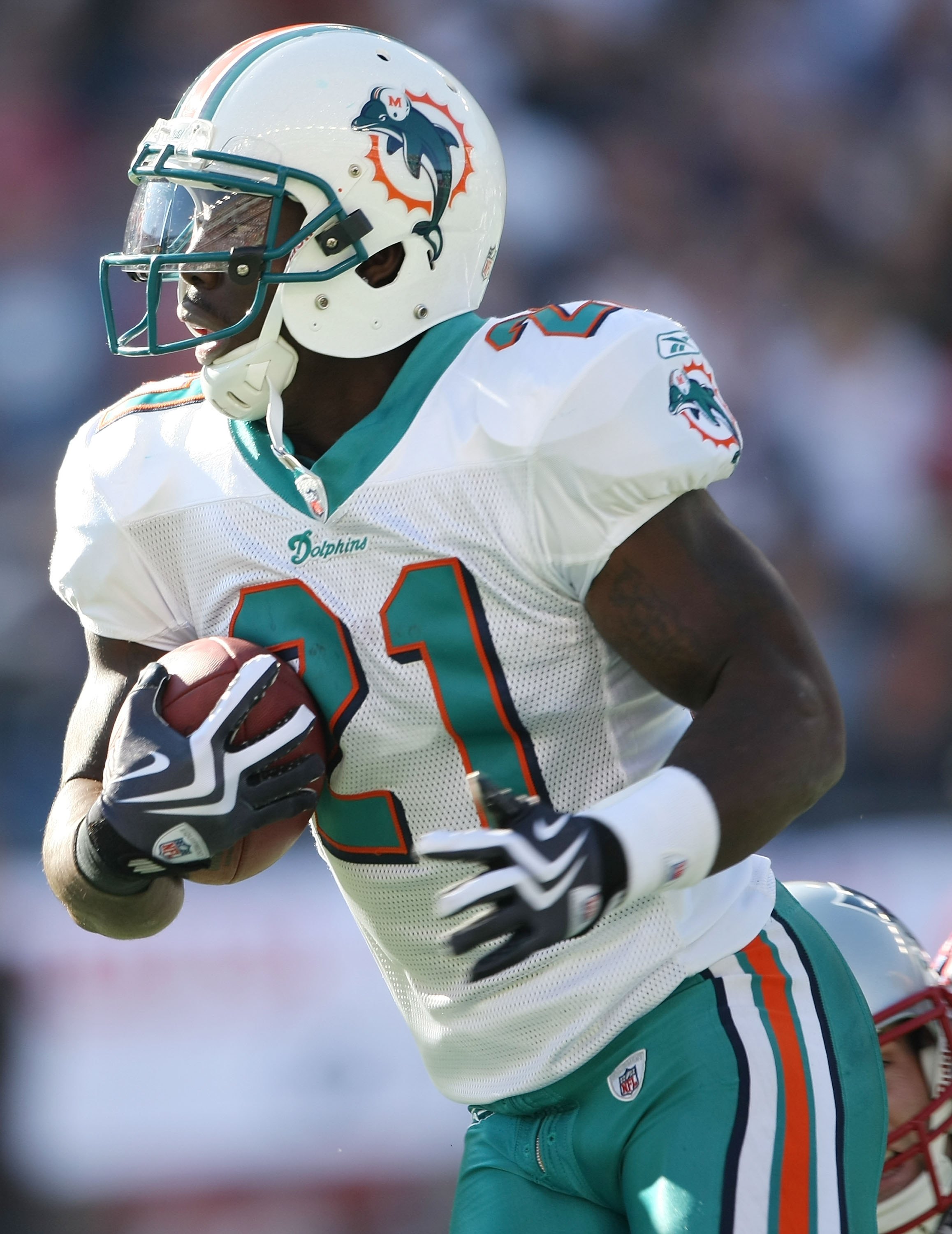 Vontae Davis' big day helps Miami Dolphins extend interception streak to  six games