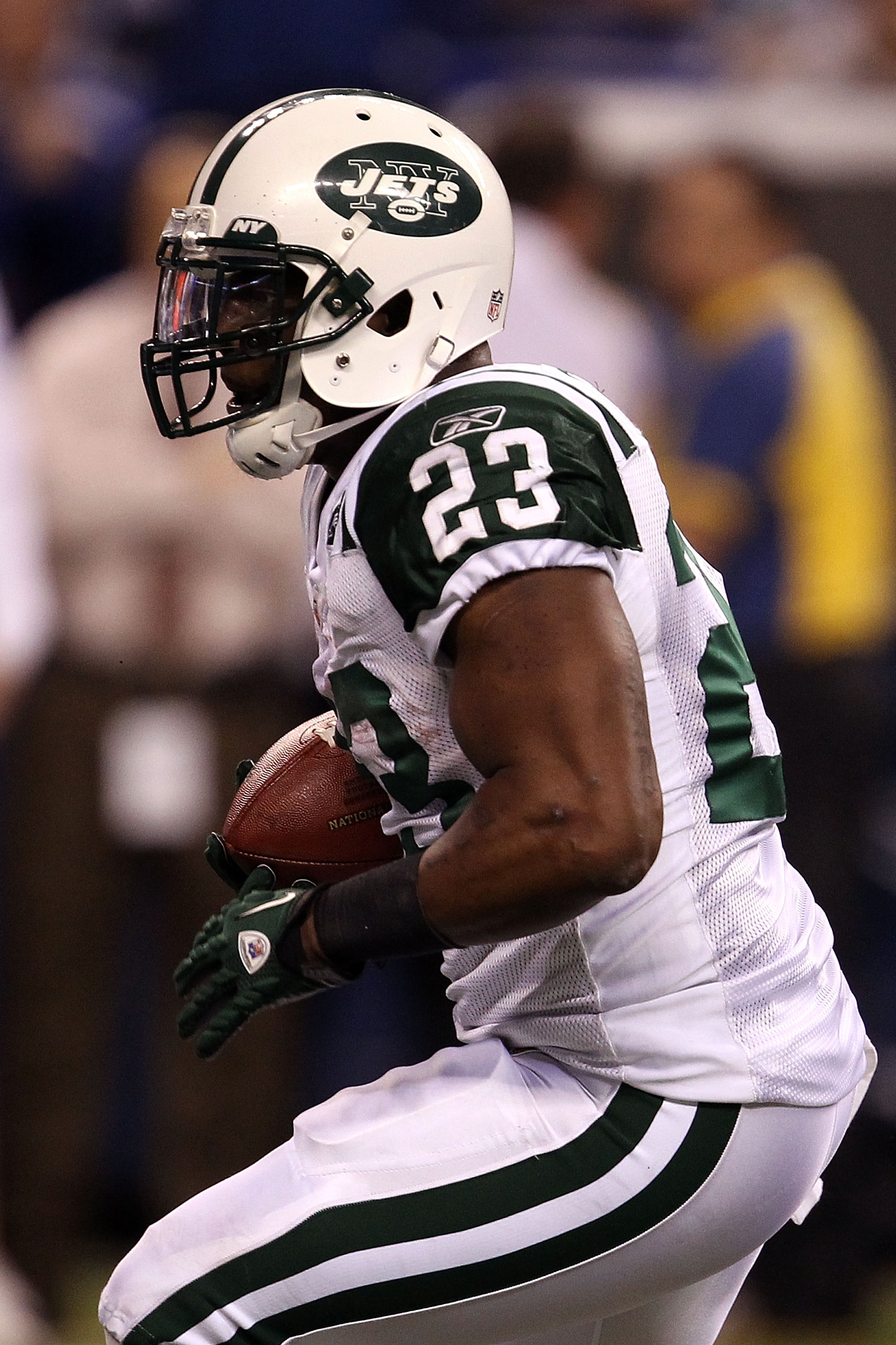 Chiefs troll Jets by naming Darrelle Revis captain in his first