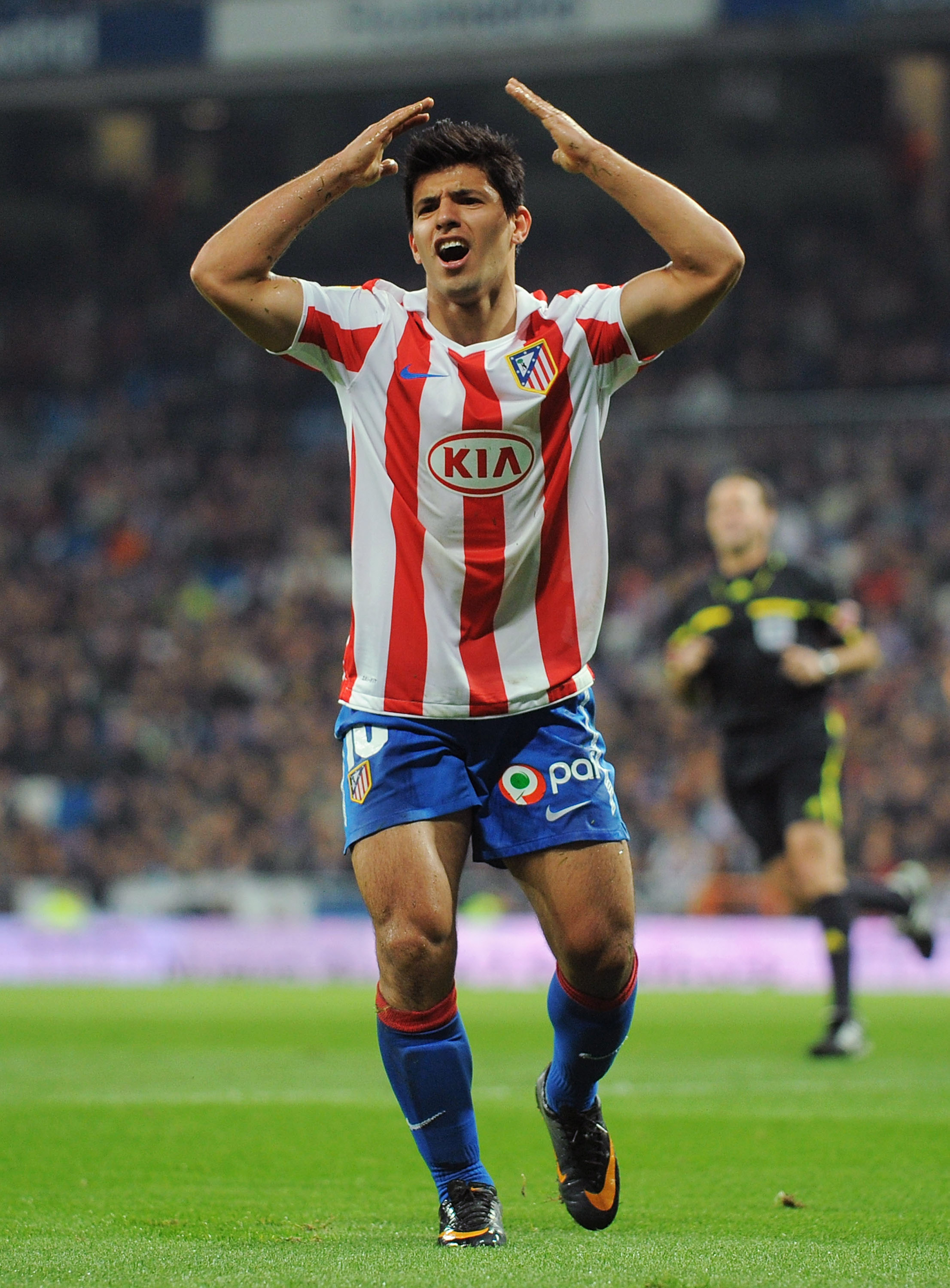 MADRID, SPAIN - JANUARY 13: Sergio Aguero of Atletico Madrid reacts during the Copa del Rey quarter final first leg match between Real Madrid and Atletico Madrid at Estadio Santiago Bernabeu on January 13, 2011 in Madrid, Spain.  (Photo by Denis Doyle/Get