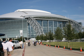 Approaching Cowboys Stadium