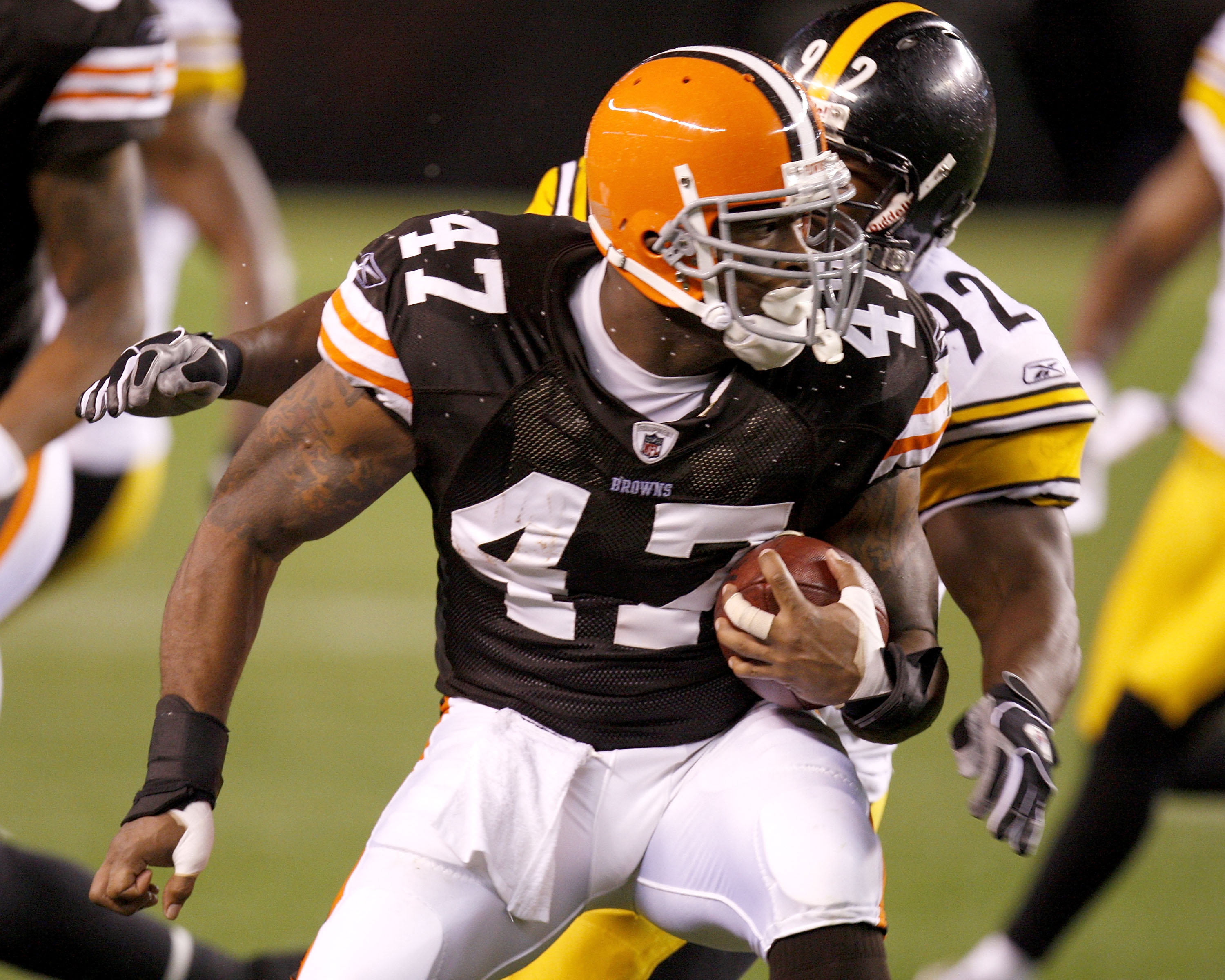 Cincinnati Bengals players James Harrison (92), Jermaine Gresham