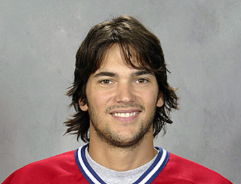 Why Do Hockey Players Have Long Hair? 2 Good, Simple Reasons