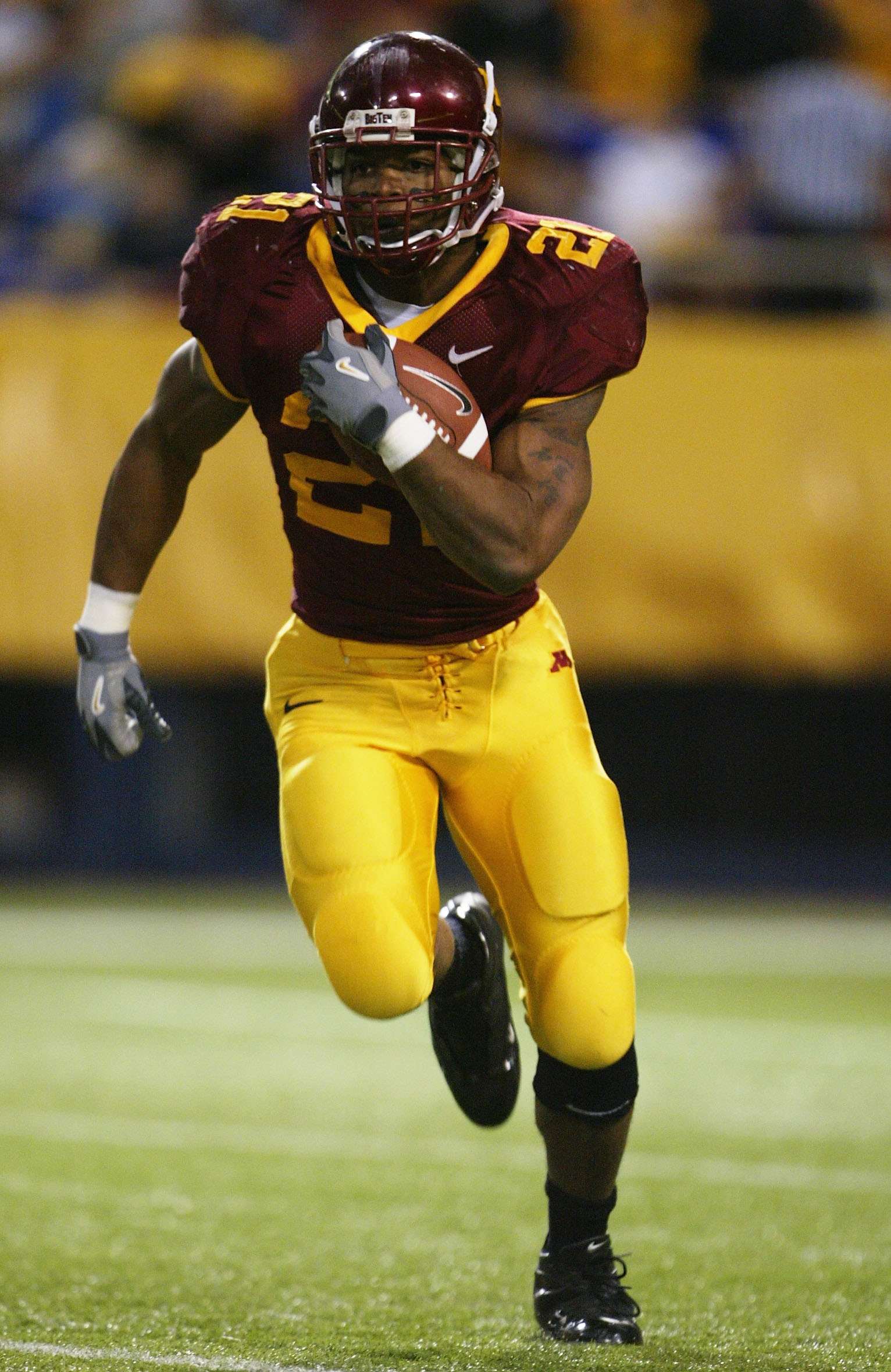 Marion Barber III, late Gopher football star, memorialized at campus