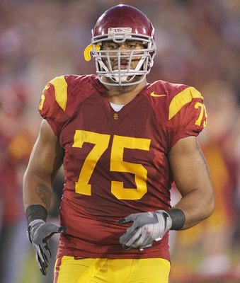 LOS ANGELES - NOVEMBER 29:  Matt Kalil #75 of the USC Trojans looks on against the Notre Dame Fighting Irish on November 29, 2008 at the Los Angeles Memorial Coliseum in Los Angeles, California.  USC won 38-3.  (Photo by Jeff Golden/Getty Images)